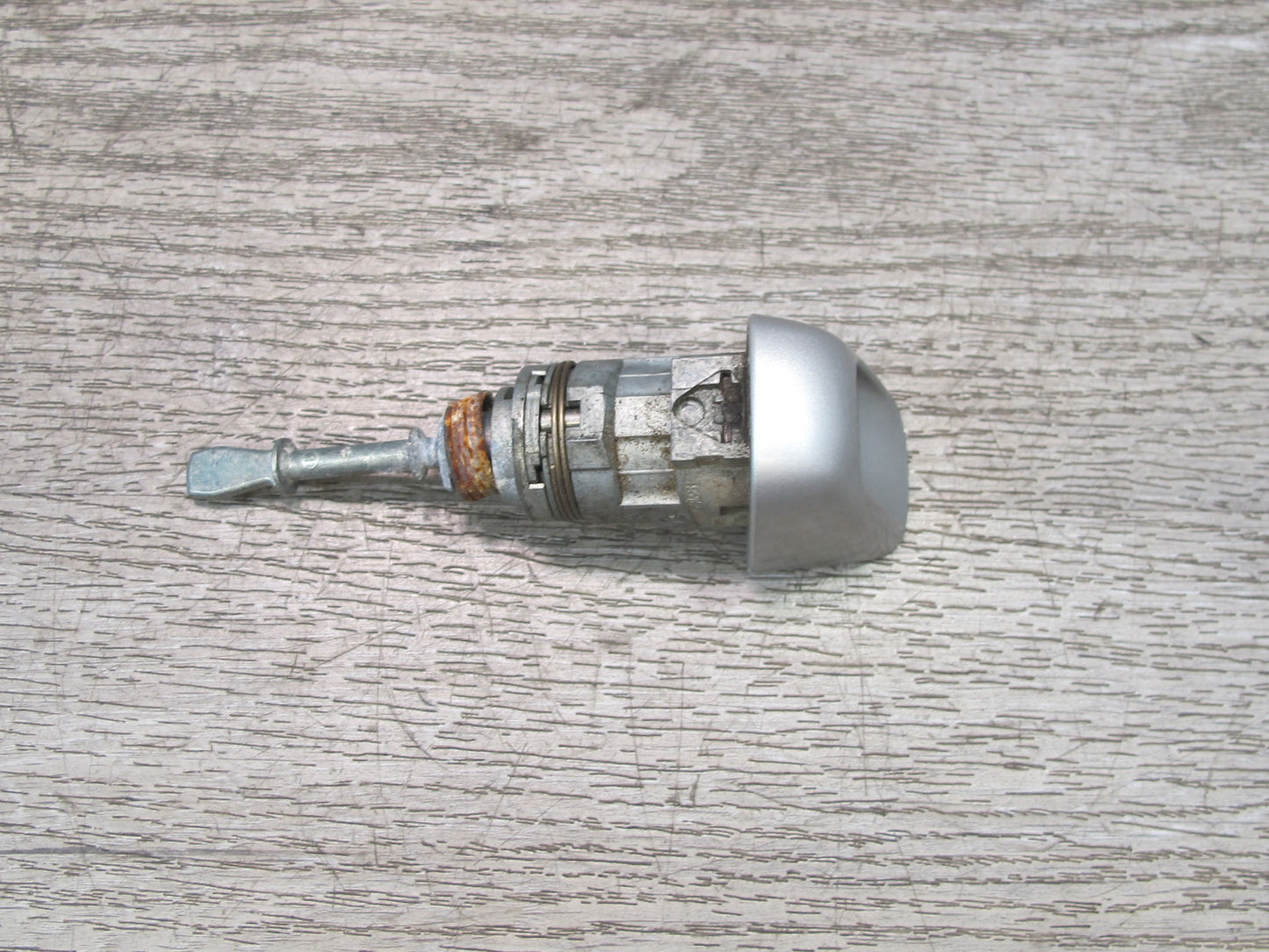 2008-2010 Porsche Cayenne 957 Front Left Door Lock Cylinder