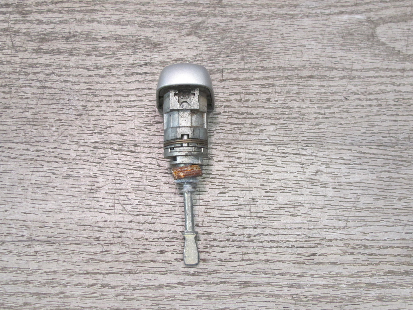 2008-2010 Porsche Cayenne 957 Front Left Door Lock Cylinder