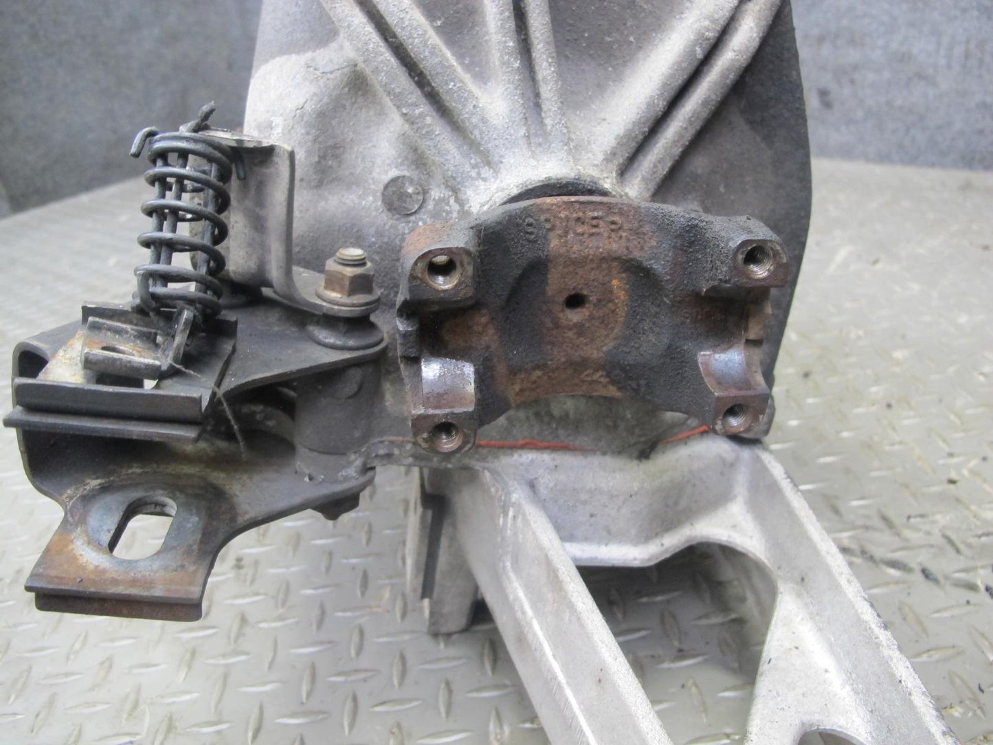 88-96 Chevrolet Corvette C4 A/T Dana 36 Rear Differential Carrier 2.59 Ratio OEM
