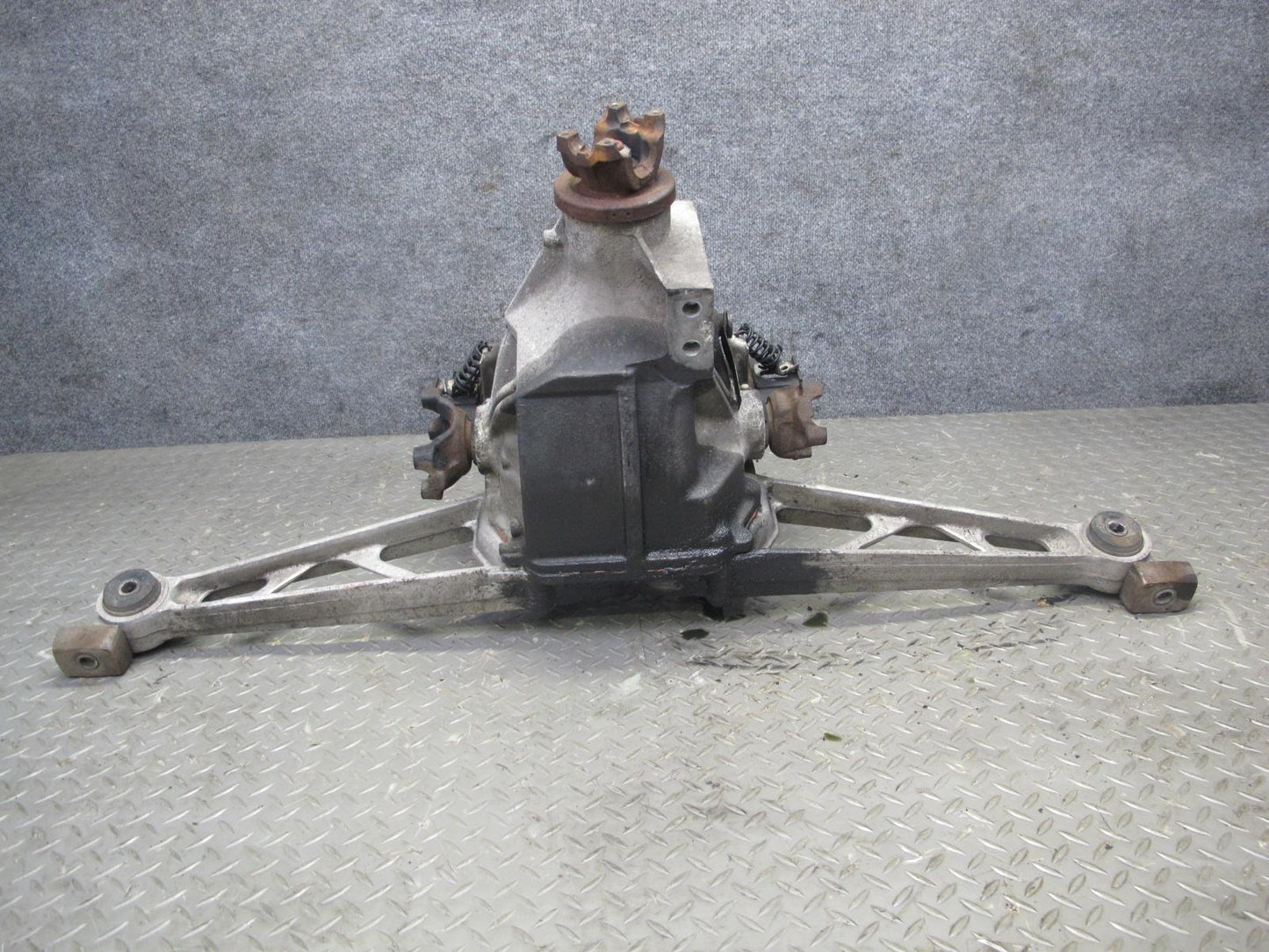 88-96 Chevrolet Corvette C4 A/T Dana 36 Rear Differential Carrier 2.59 Ratio OEM