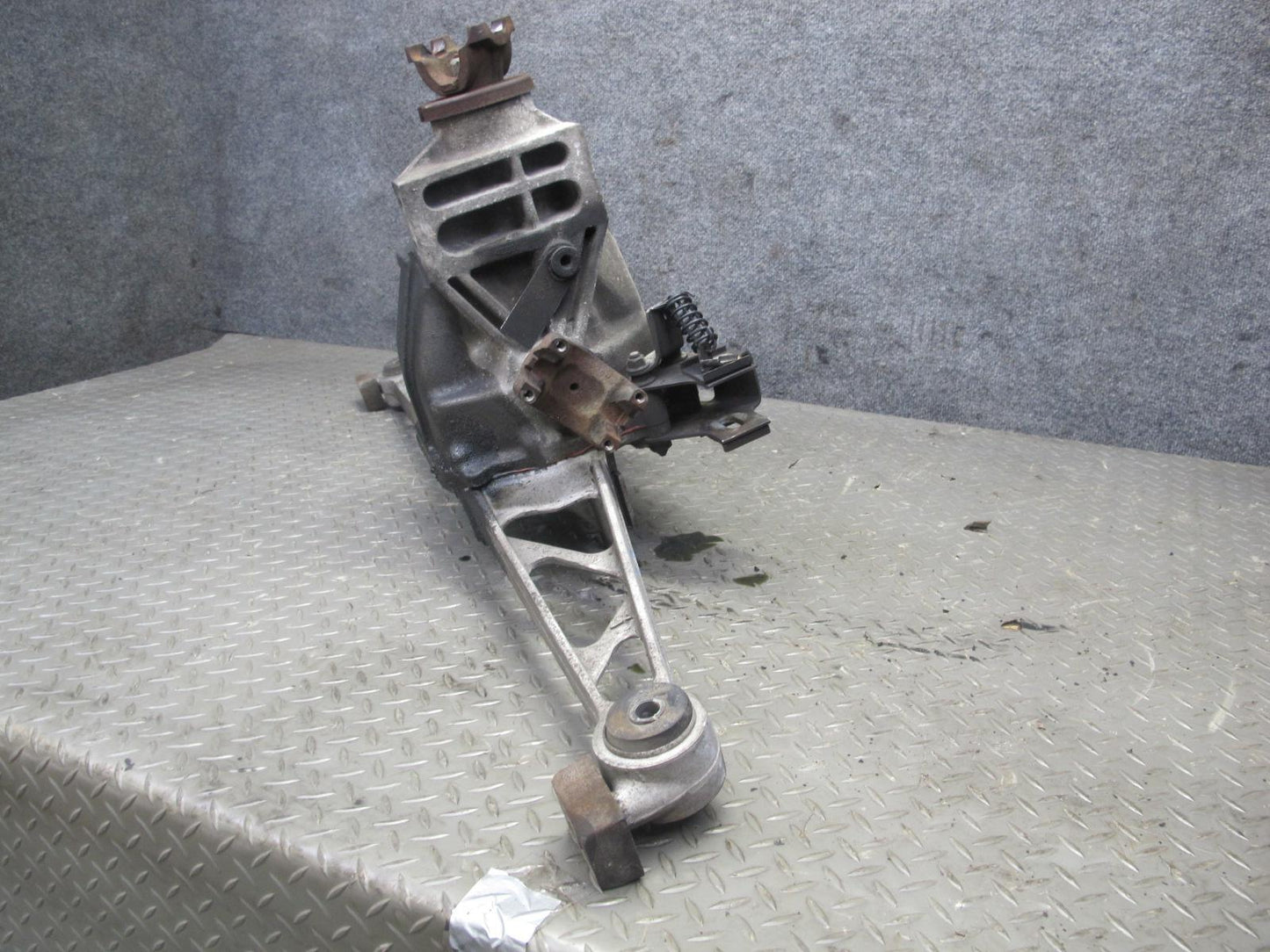 88-96 Chevrolet Corvette C4 A/T Dana 36 Rear Differential Carrier 2.59 Ratio OEM