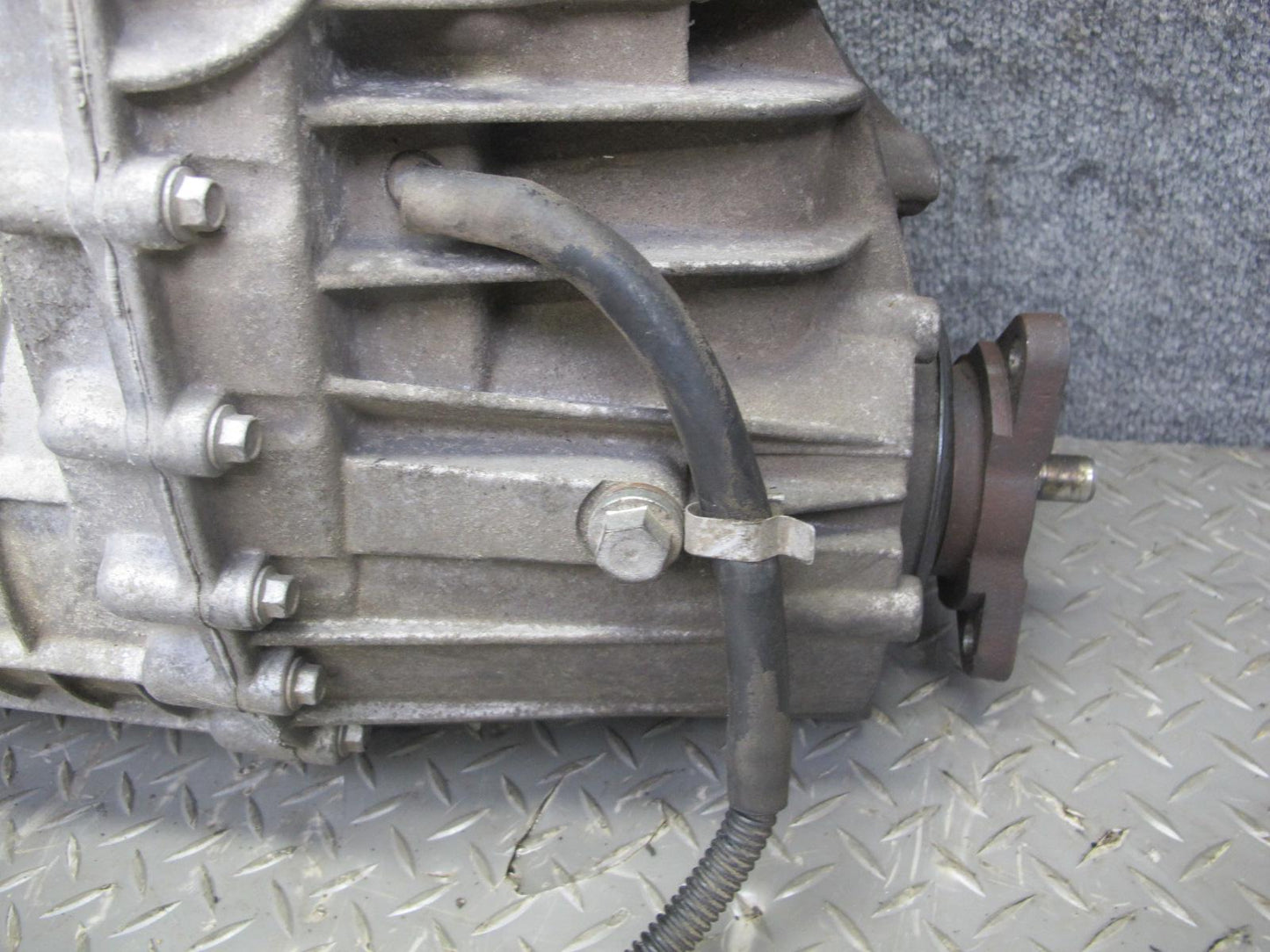 2008-2010 Porsche Cayenne 957 Turbo A/T Transfer Case Box 0AD341041H 159k Miles