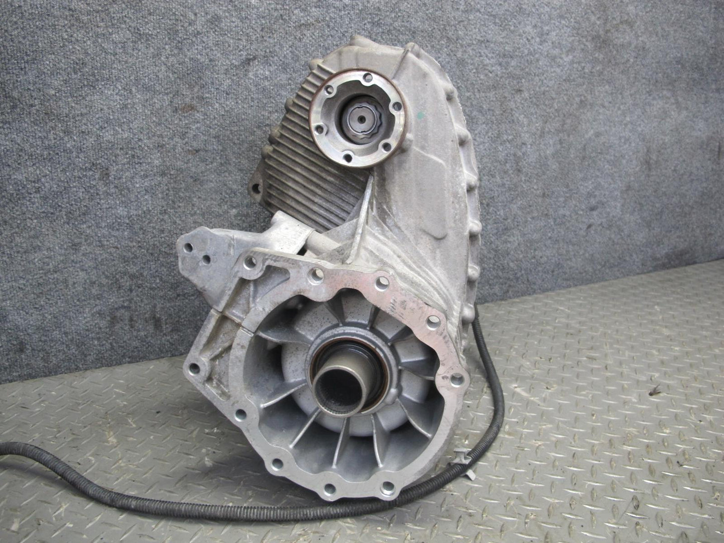 2008-2010 Porsche Cayenne 957 Turbo A/T Transfer Case Box 0AD341041H 159k Miles