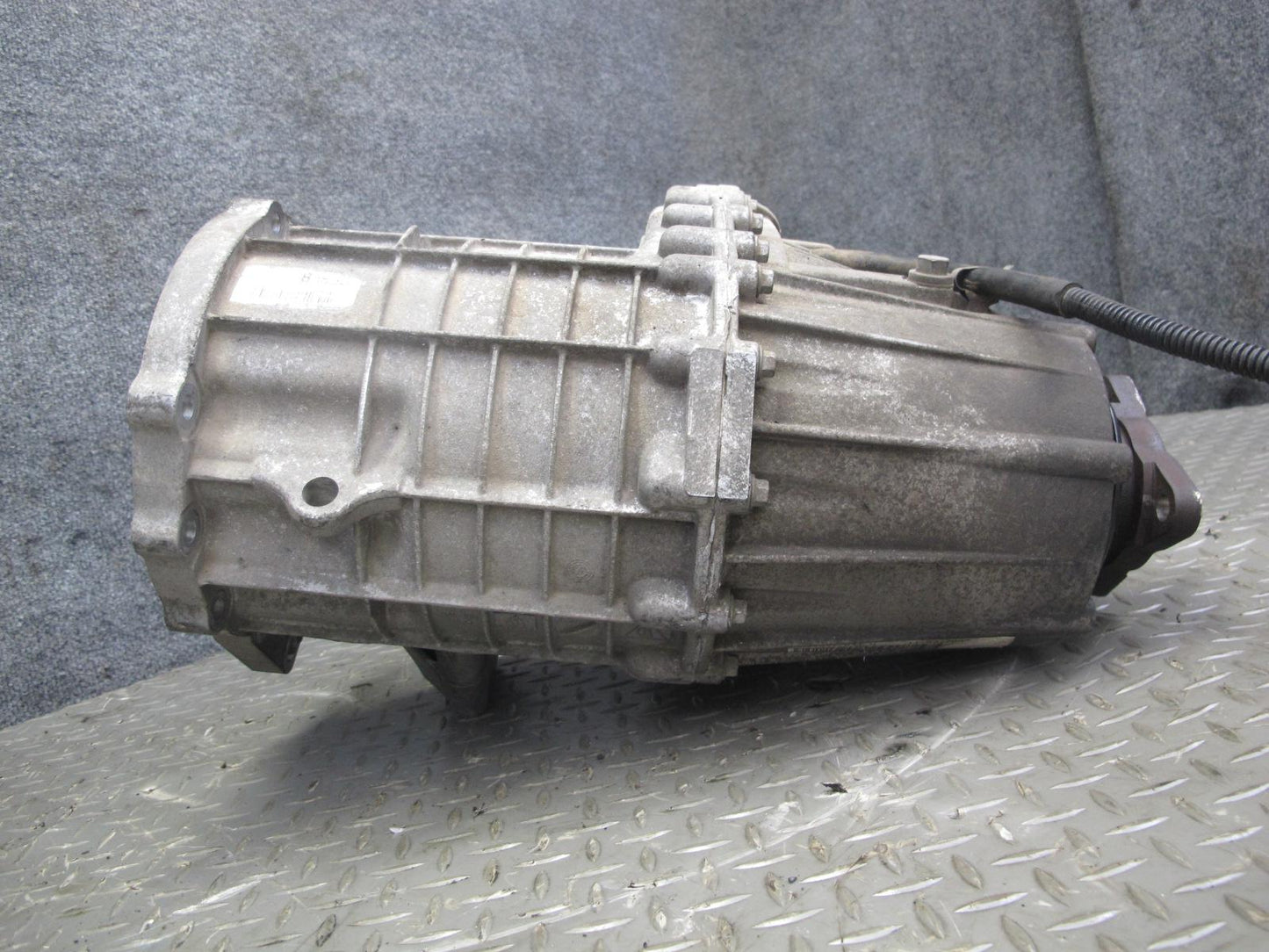 2008-2010 Porsche Cayenne 957 Turbo A/T Transfer Case Box 0AD341041H 159k Miles