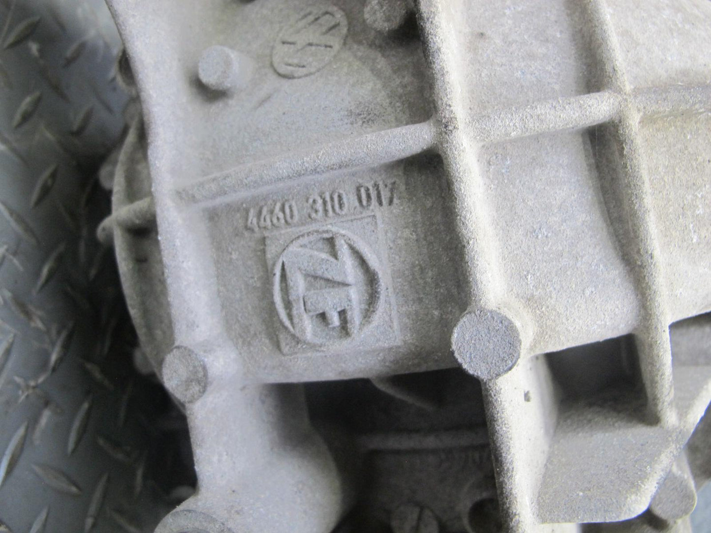 2008-2010 Porsche Cayenne 957 4.8L Turbo Rear Differential Carrier 3.27 Ratio