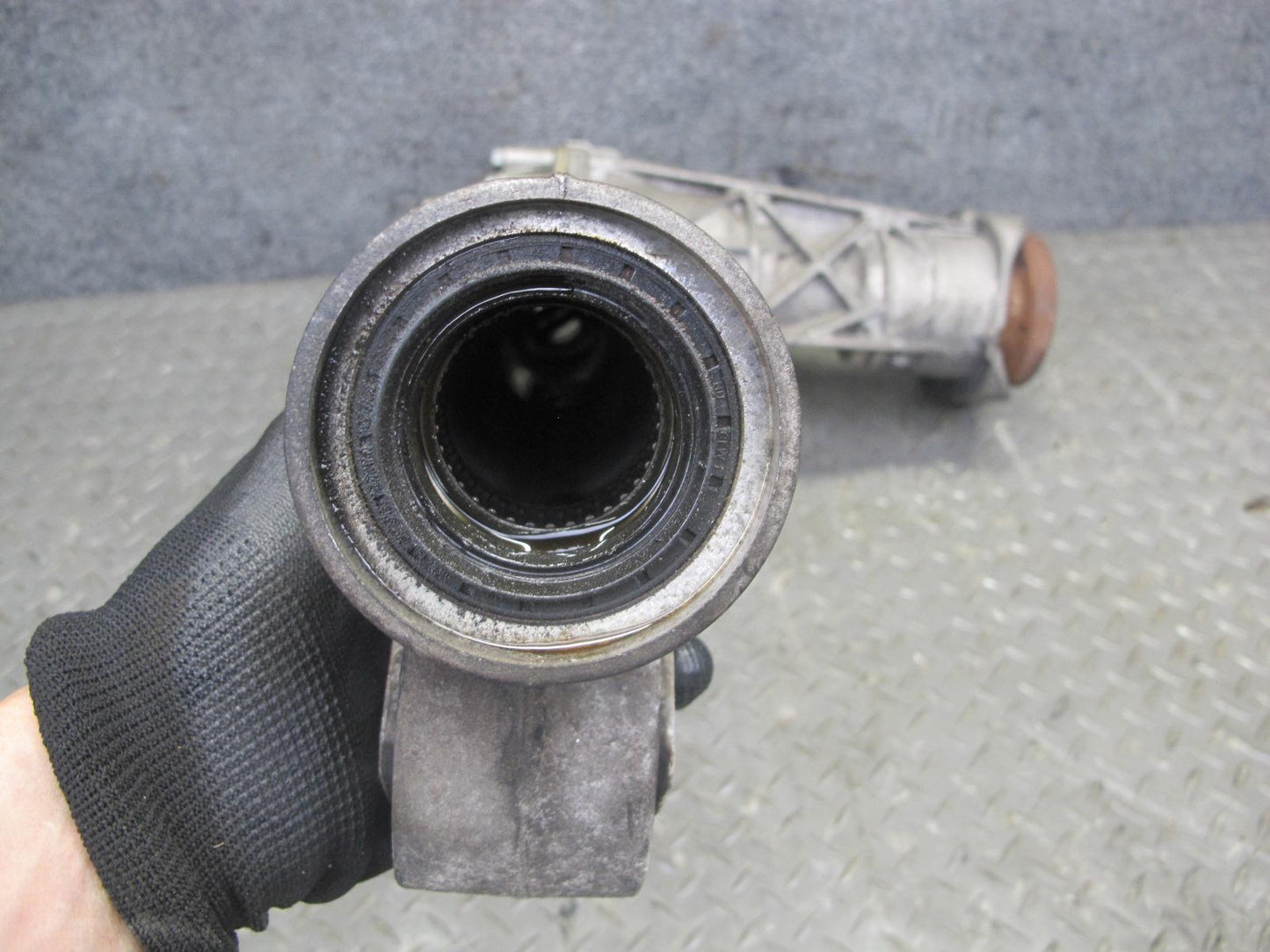 2008-2010 Porsche Cayenne 957 4.8L Turbo Front Differential Carrier 3.27 Ratio