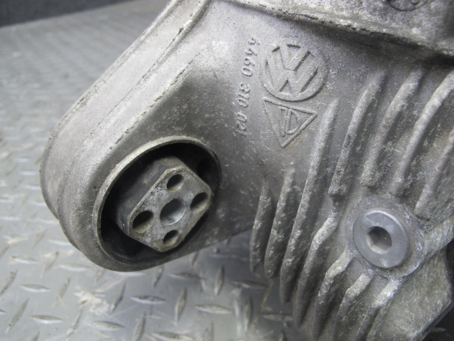 2008-2010 Porsche Cayenne 957 4.8L Turbo Front Differential Carrier 3.27 Ratio
