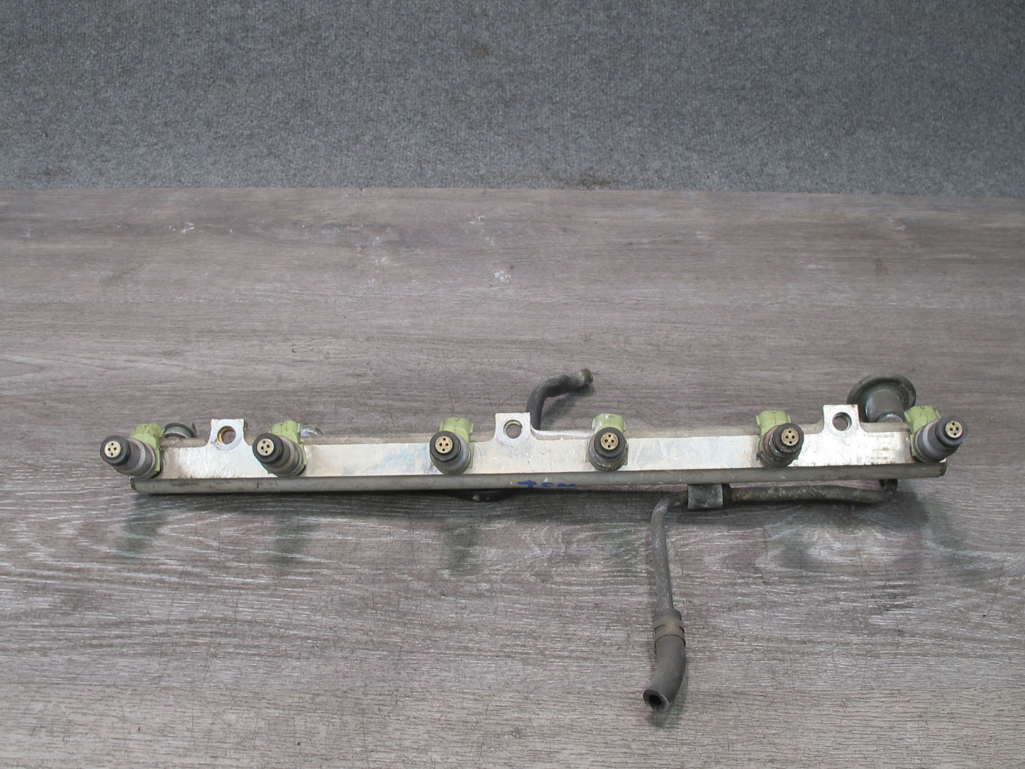 88-89 Toyota Supra MK3 7MGE NA Fuel Rail w Injectors & Pressure Regulator OEM
