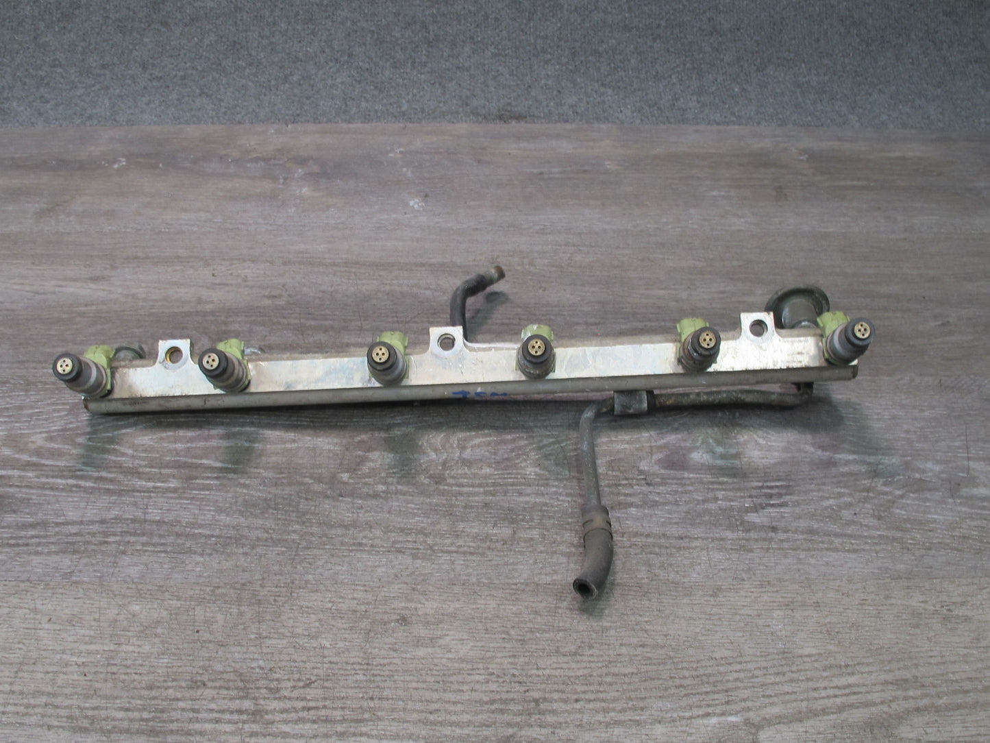 88-89 Toyota Supra MK3 7MGE NA Fuel Rail w Injectors & Pressure Regulator OEM