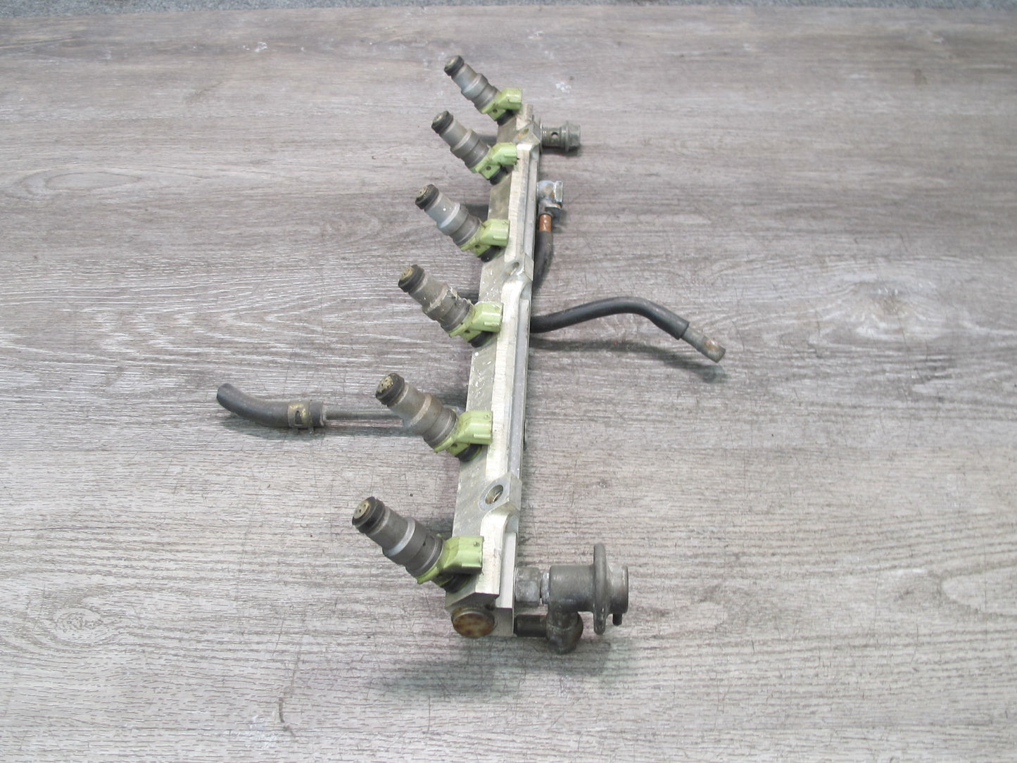 88-89 Toyota Supra MK3 7MGE NA Fuel Rail w Injectors & Pressure Regulator OEM