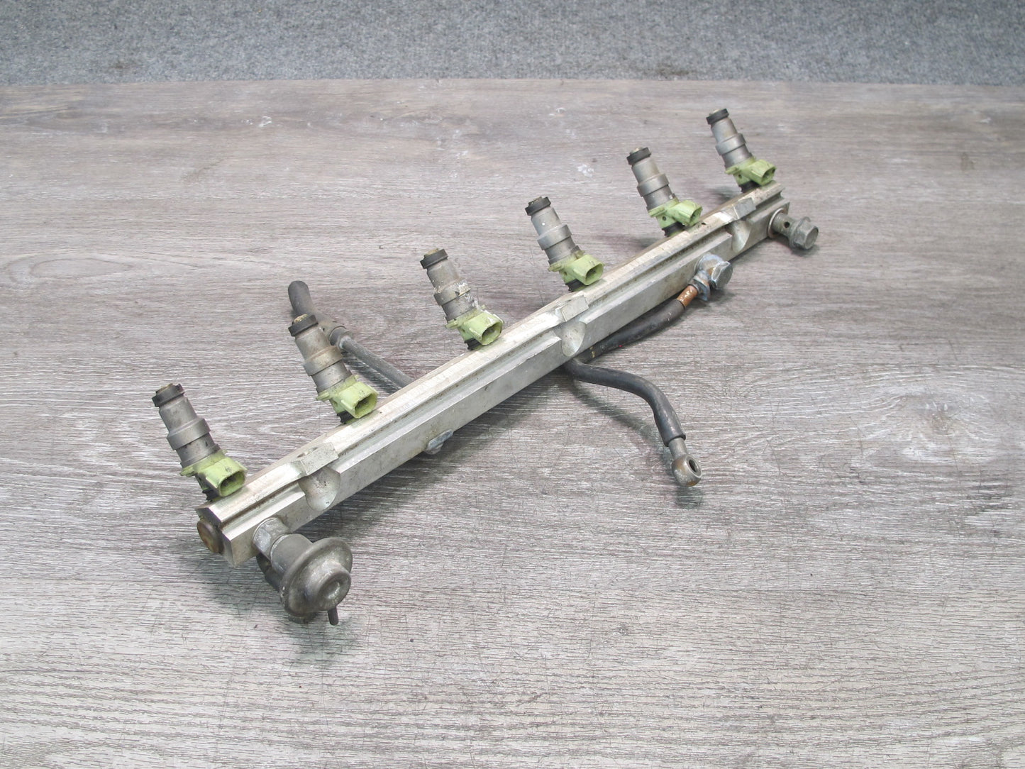 88-89 Toyota Supra MK3 7MGE NA Fuel Rail w Injectors & Pressure Regulator OEM