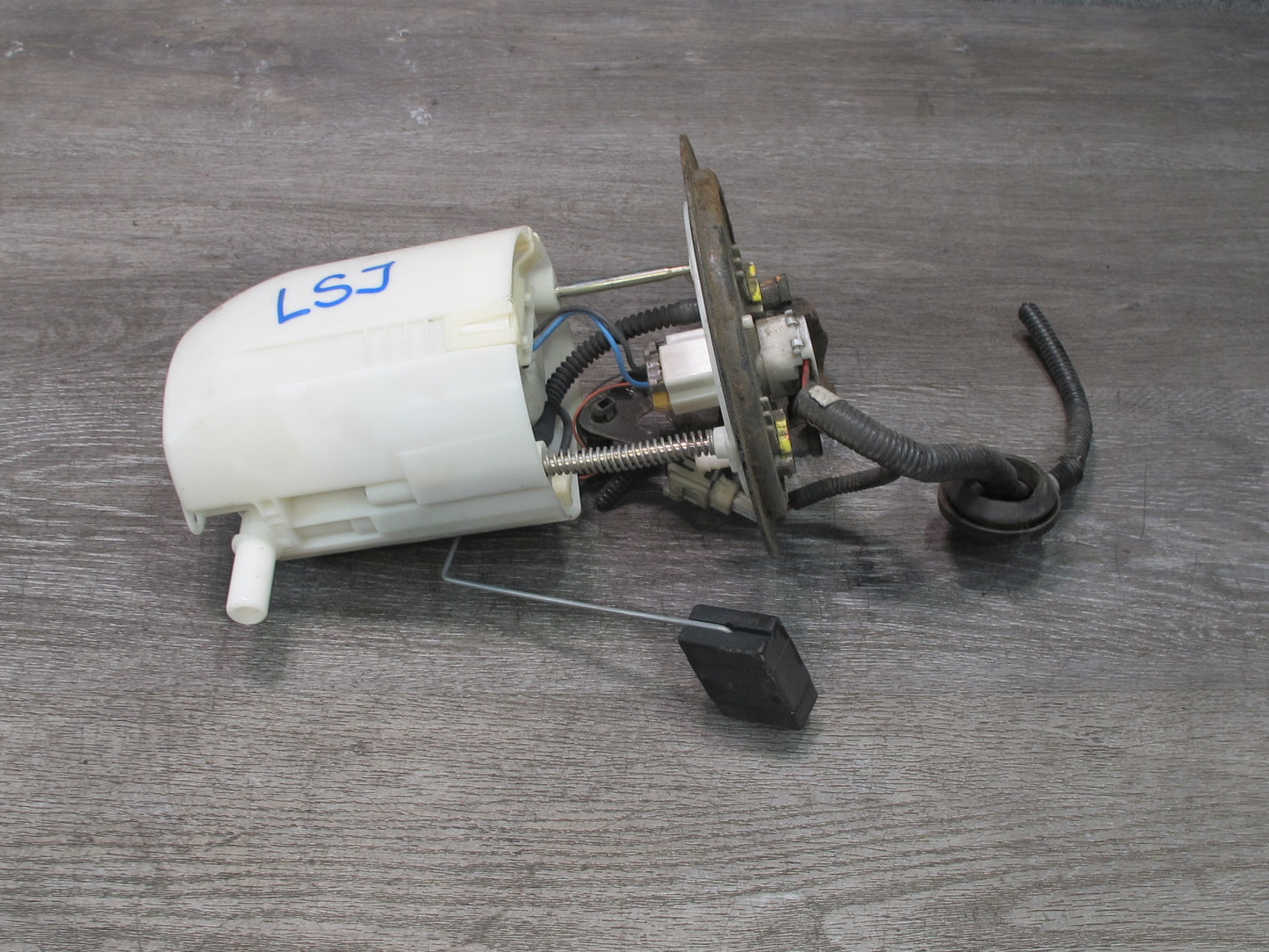 08-09 Lexus UVF46L LS600h Fuel Pump Level Sensor Sending Unit Assembly OEM