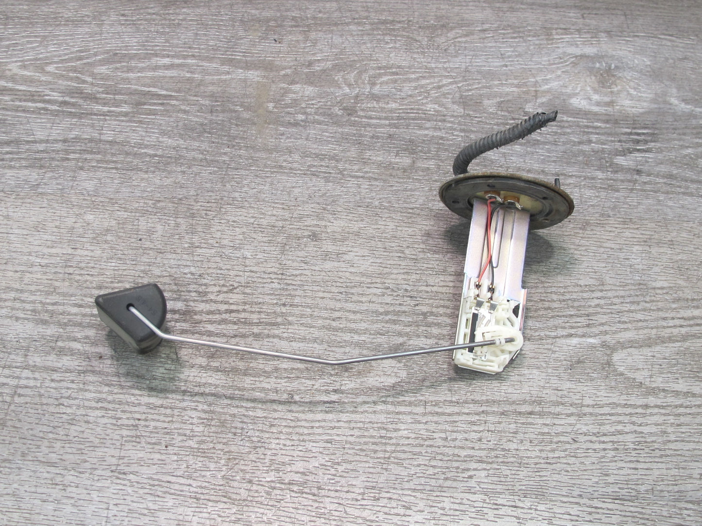 08-09 Lexus UVF46L LS600h Fuel Pump Level Sensor Sending Unit Assembly OEM