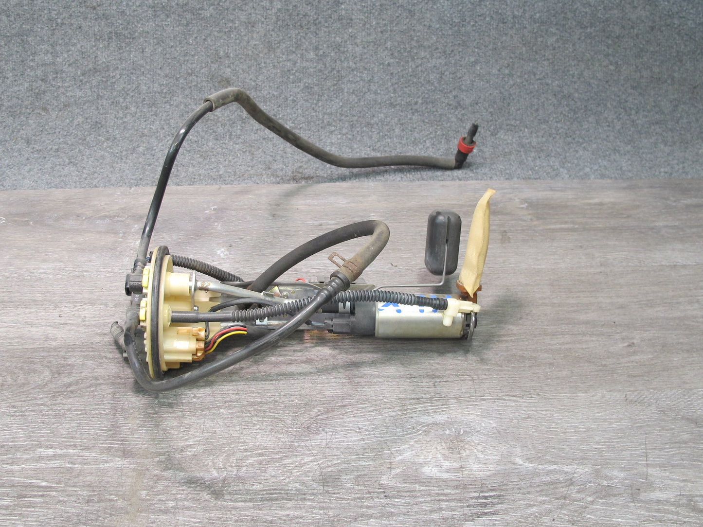2003-2005 Lexus GX470 Fuel Gas Pump Level Sensor Assembly
