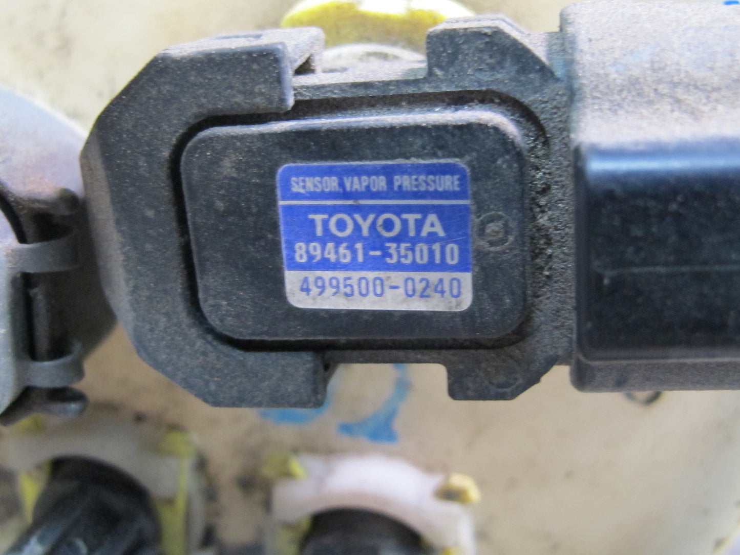 2003-2005 Lexus GX470 Fuel Gas Pump Level Sensor Assembly