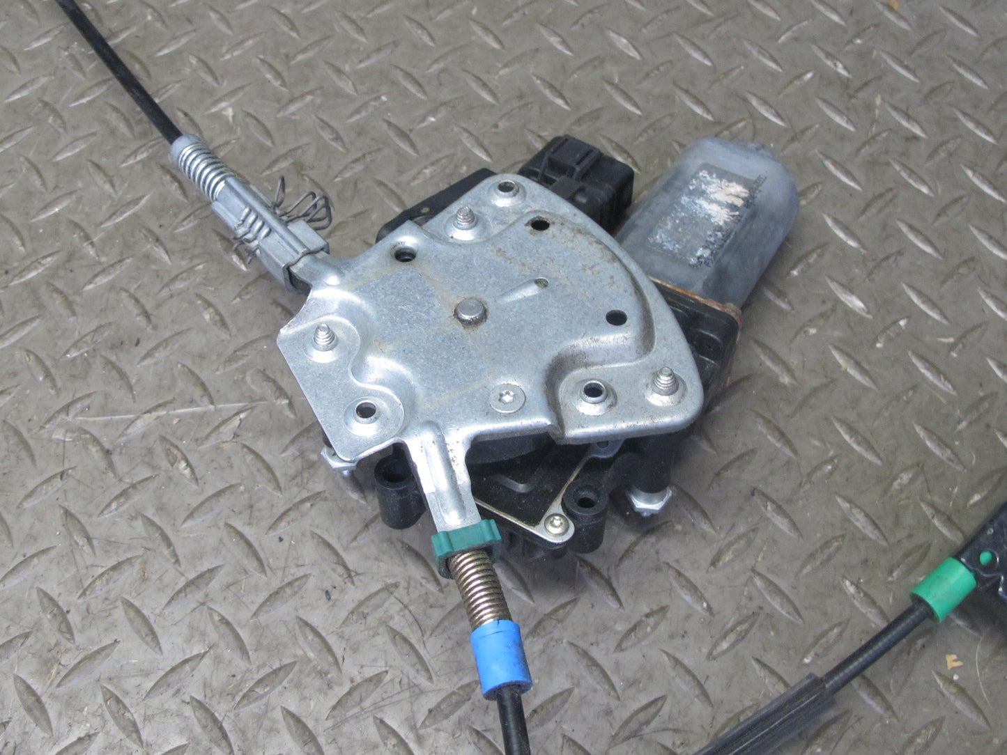 1999-2005 Porsche 911 Carrera 996 Left Side Door Window Regulator W/ Motor