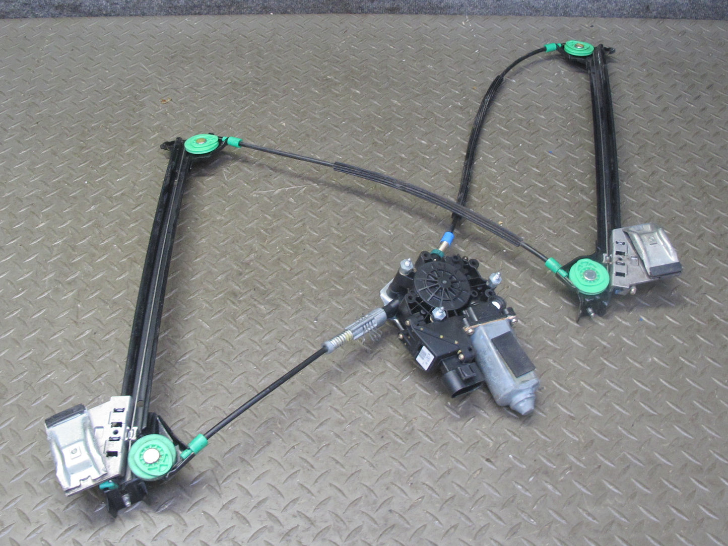 1999-2005 Porsche 911 Carrera 996 Left Side Door Window Regulator W/ Motor