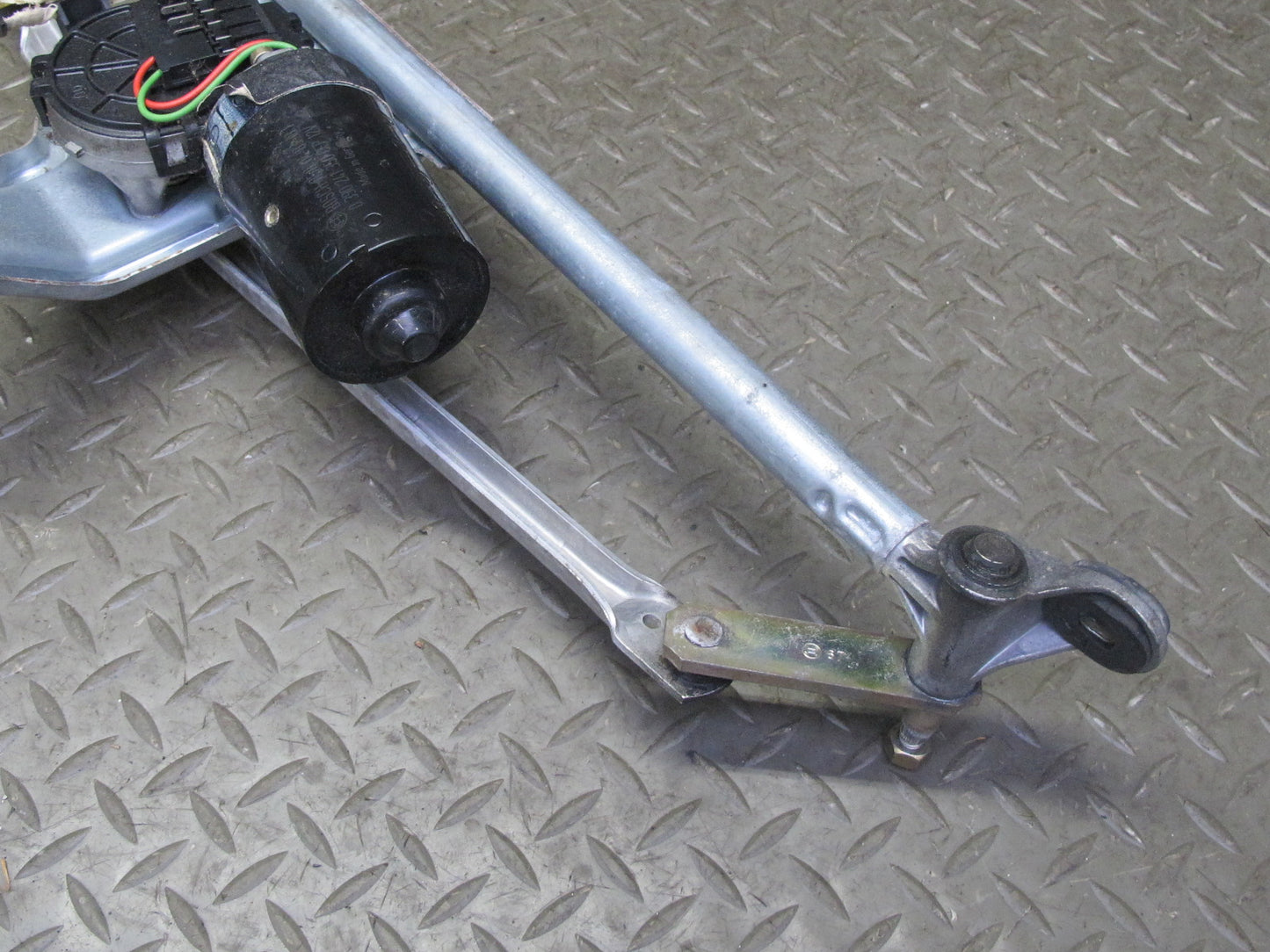 1999-2005 Porsche 911 Carrera 996 Windshield Wiper Linkage Transmission W/ Motor