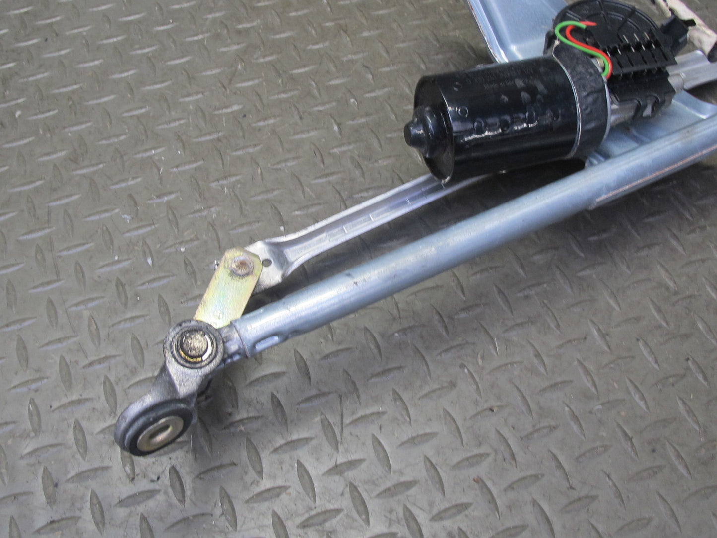 1999-2005 Porsche 911 Carrera 996 Windshield Wiper Linkage Transmission W/ Motor