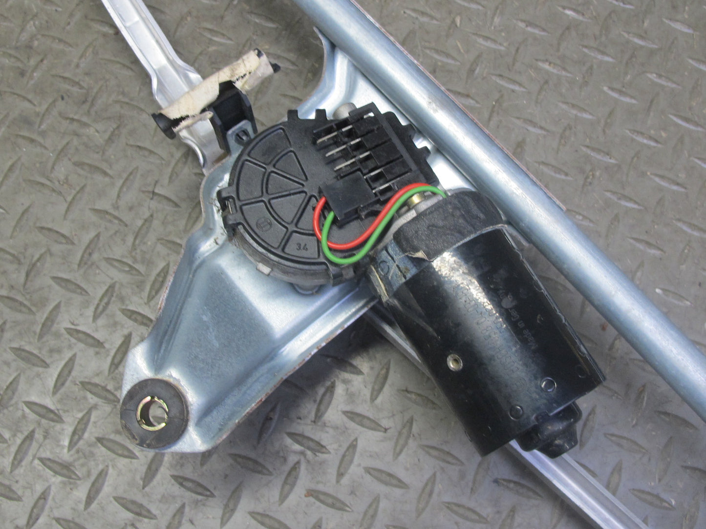 1999-2005 Porsche 911 Carrera 996 Windshield Wiper Linkage Transmission W/ Motor