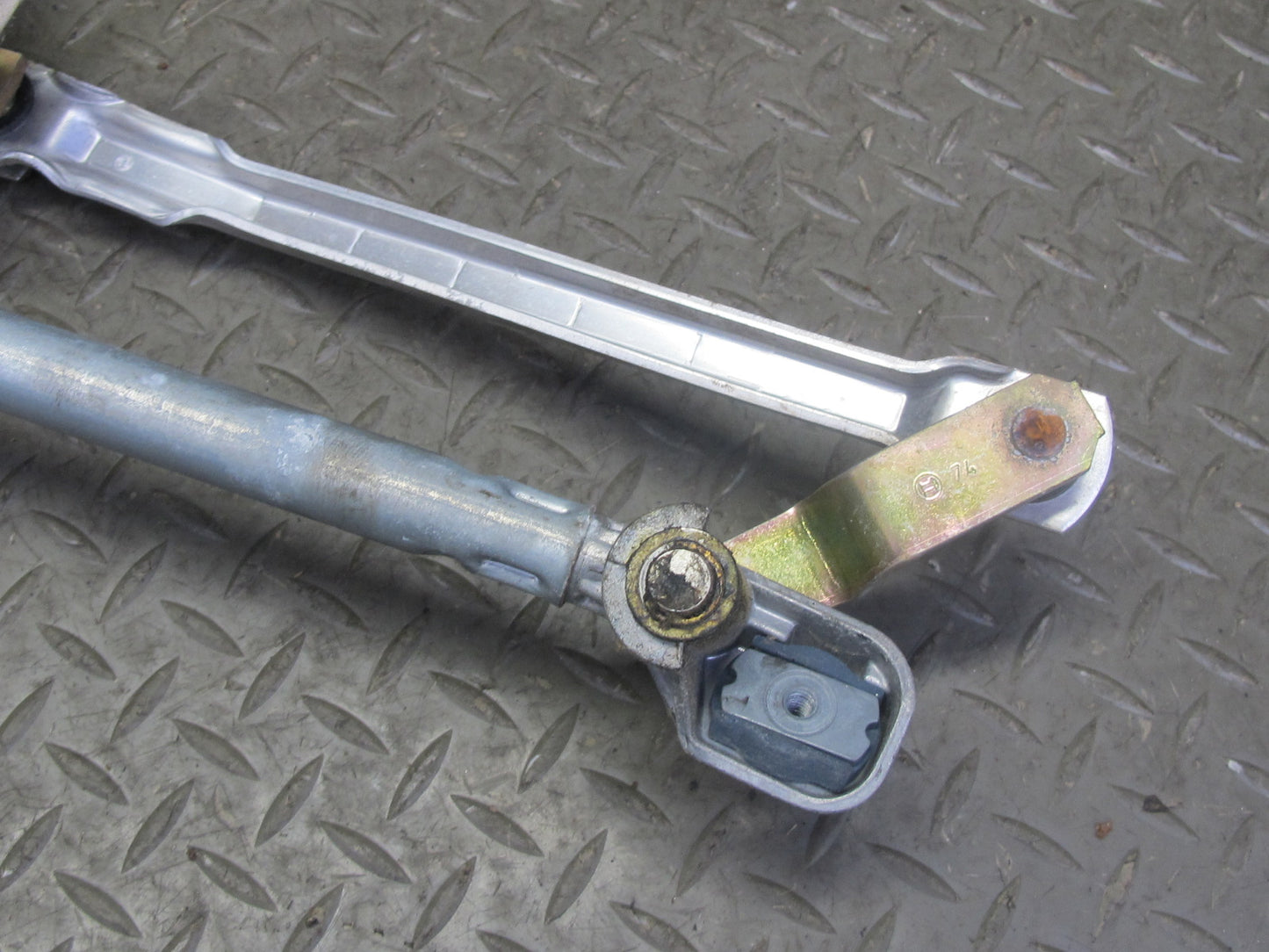 1999-2005 Porsche 911 Carrera 996 Windshield Wiper Linkage Transmission W/ Motor
