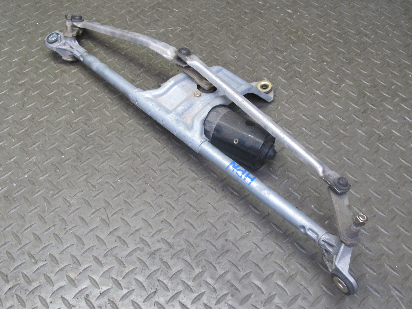1999-2005 Porsche 911 Carrera 996 Windshield Wiper Linkage Transmission W/ Motor
