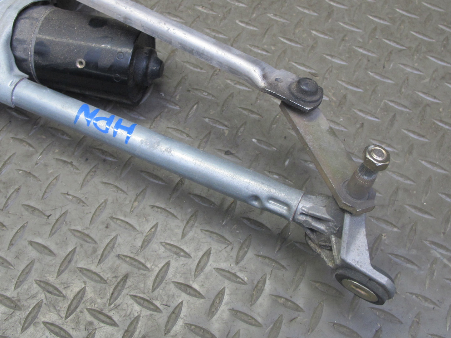 1999-2005 Porsche 911 Carrera 996 Windshield Wiper Linkage Transmission W/ Motor