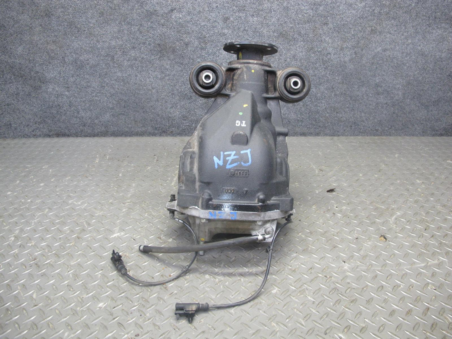 2010 Nissan Z34 370Z A/T LSD Rear Differential Carrier 3.36 Ratio 116K OEM