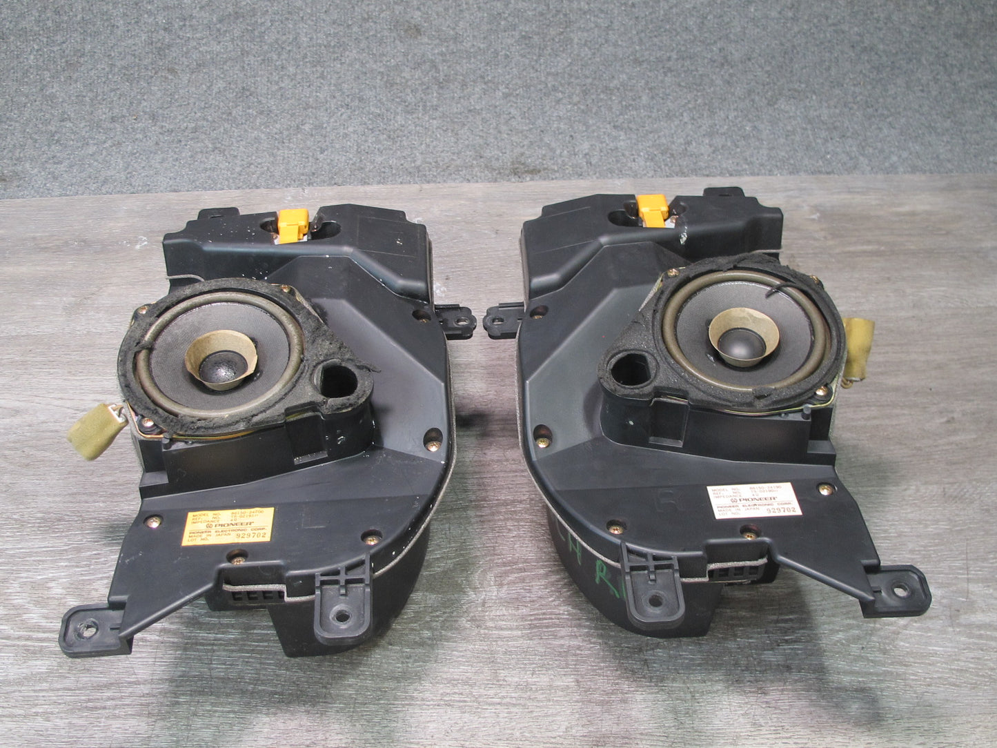 92-00 Lexus UZZ30L SC300 SC400 Set of 2 Front Door Speaker Pioneer OEM