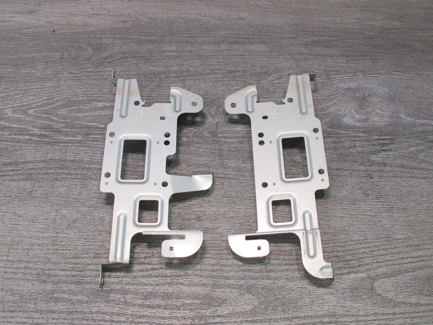 92-00 Lexus UZZ30L SC300 SC400 Dash Radio Left & Right Mount Bracket Set OEM