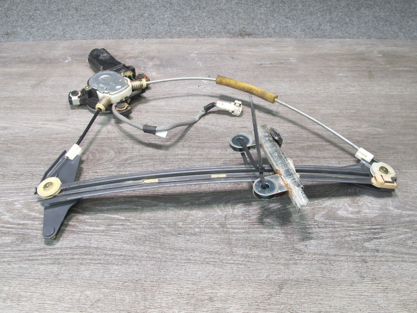 95-00 Lexus UZZ30L SC300 SC400 Right Passenger Door Window Regulator w Motor OEM