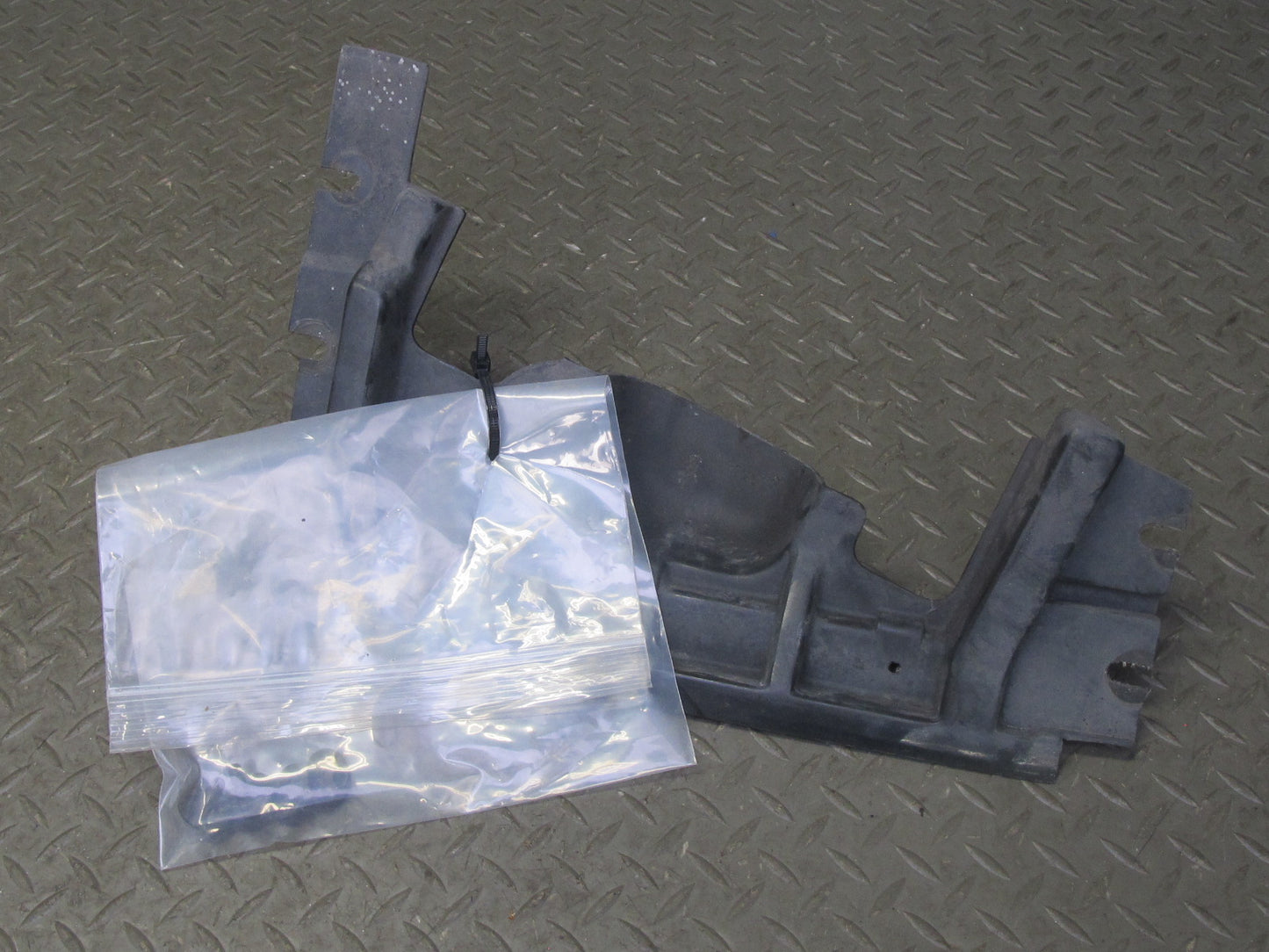 91-96 Chevrolet Corvette C4 Front Left Fender Liner Splash Shield Guard OEM