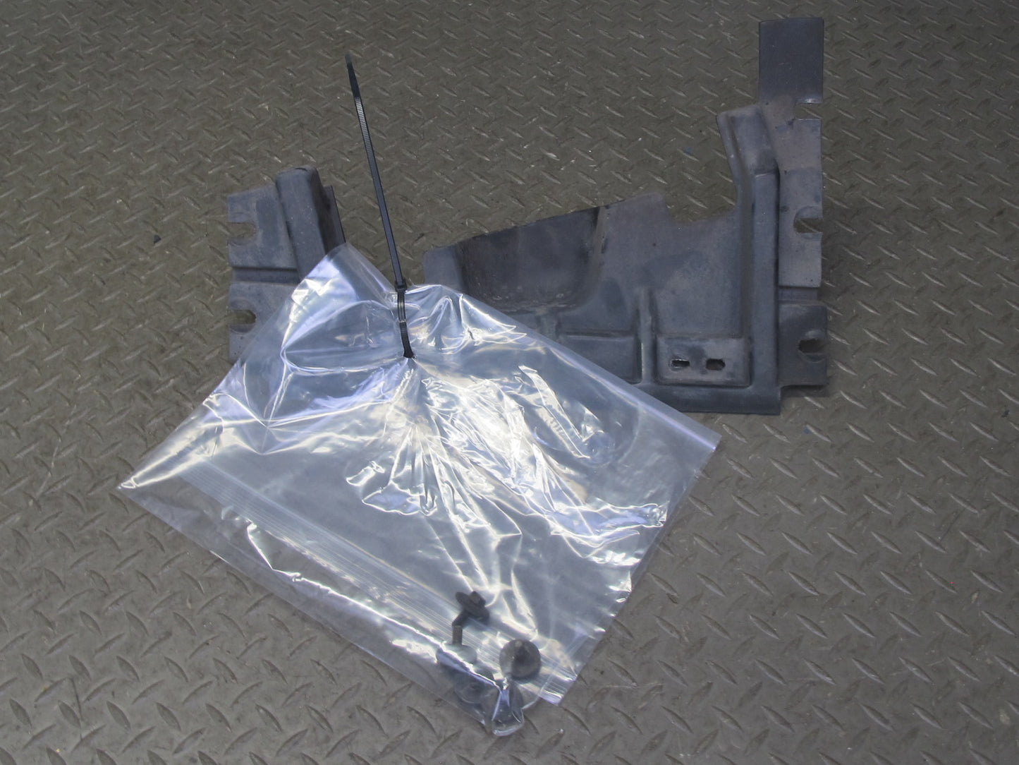 91-96 Chevrolet Corvette C4 Front Right Fender Liner Splash Shield Guard OEM