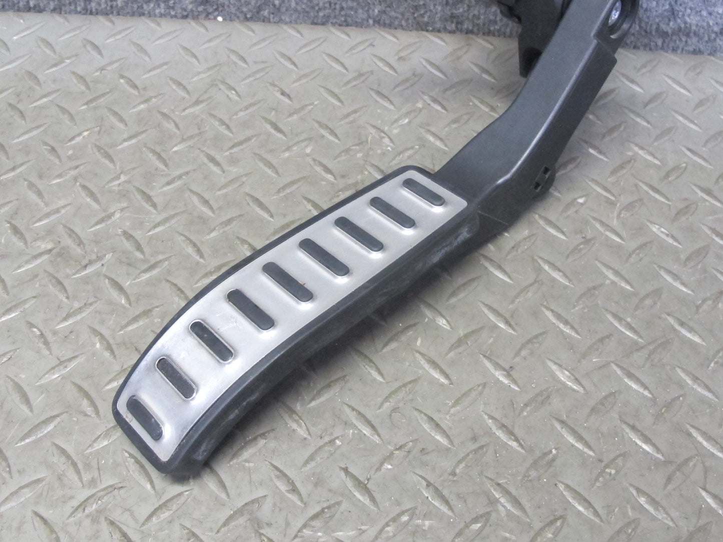 2003-2010 Porsche Cayenne 955 957 Gas Acceleration Pedal 7L0723507D