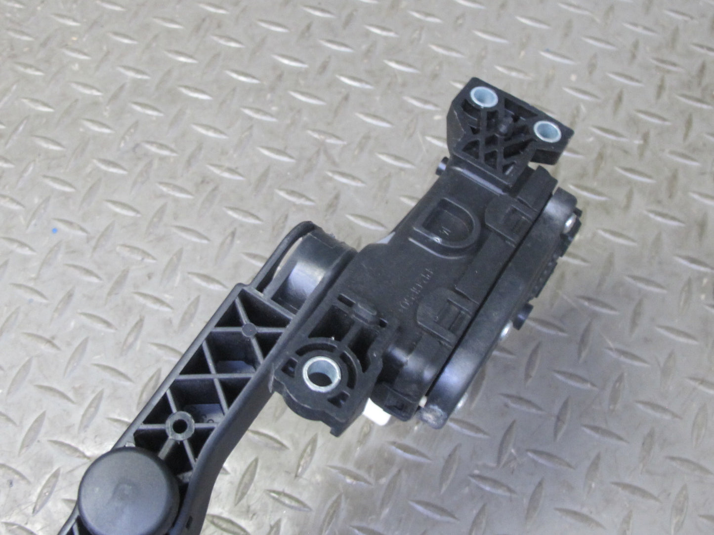 2003-2010 Porsche Cayenne 955 957 Gas Acceleration Pedal 7L0723507D