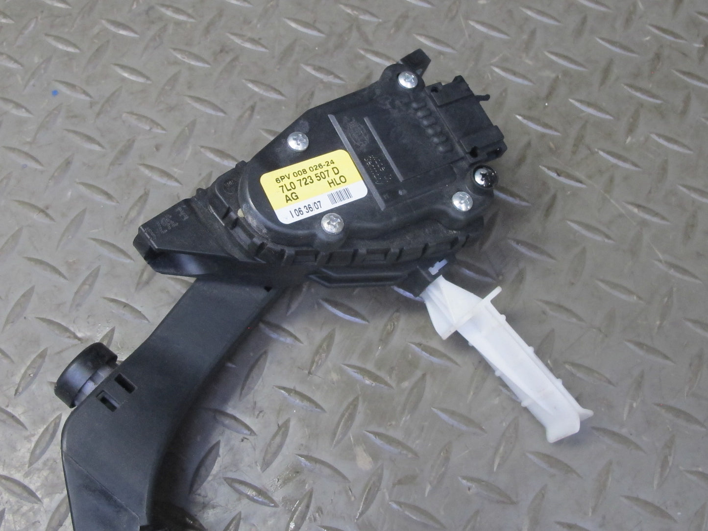 2003-2010 Porsche Cayenne 955 957 Gas Acceleration Pedal 7L0723507D