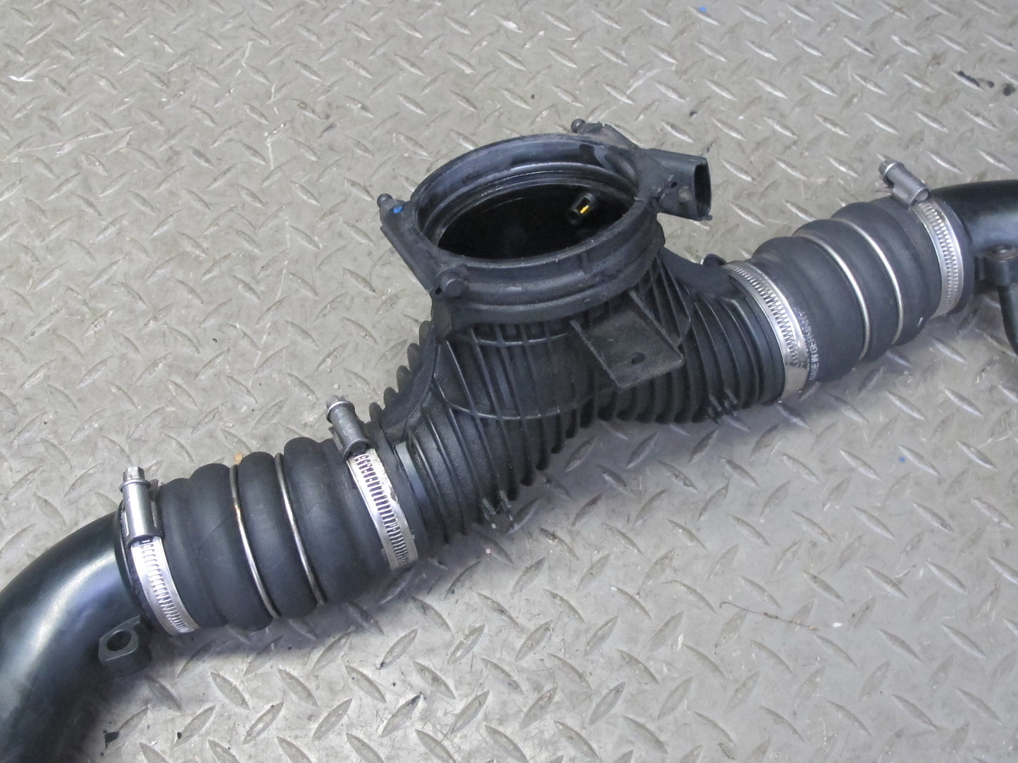 03-10 Porsche Cayenne 957 Air Intake Intercooler Hose Pipe Line Set