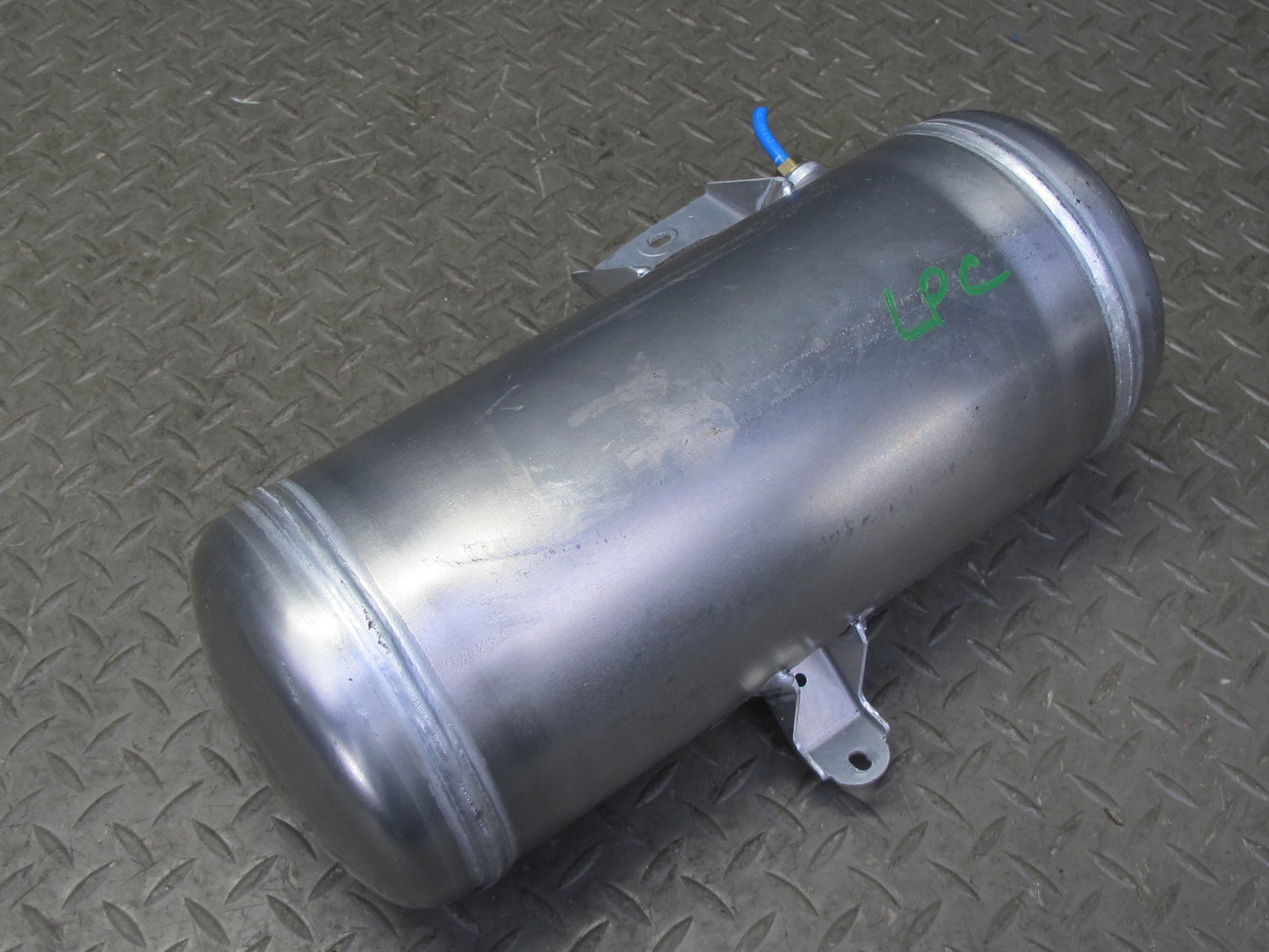 2003-2010 Porsche Cayenne 955 957 Air Suspension Pressure Tank Accumulator
