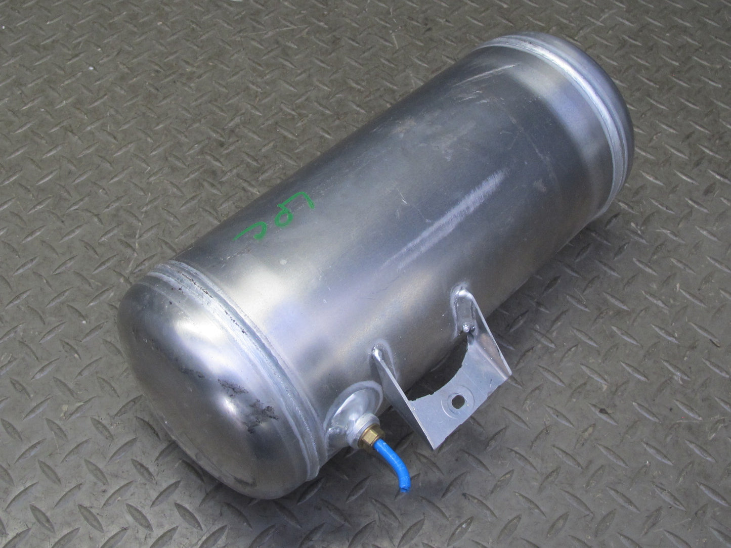 2003-2010 Porsche Cayenne 955 957 Air Suspension Pressure Tank Accumulator
