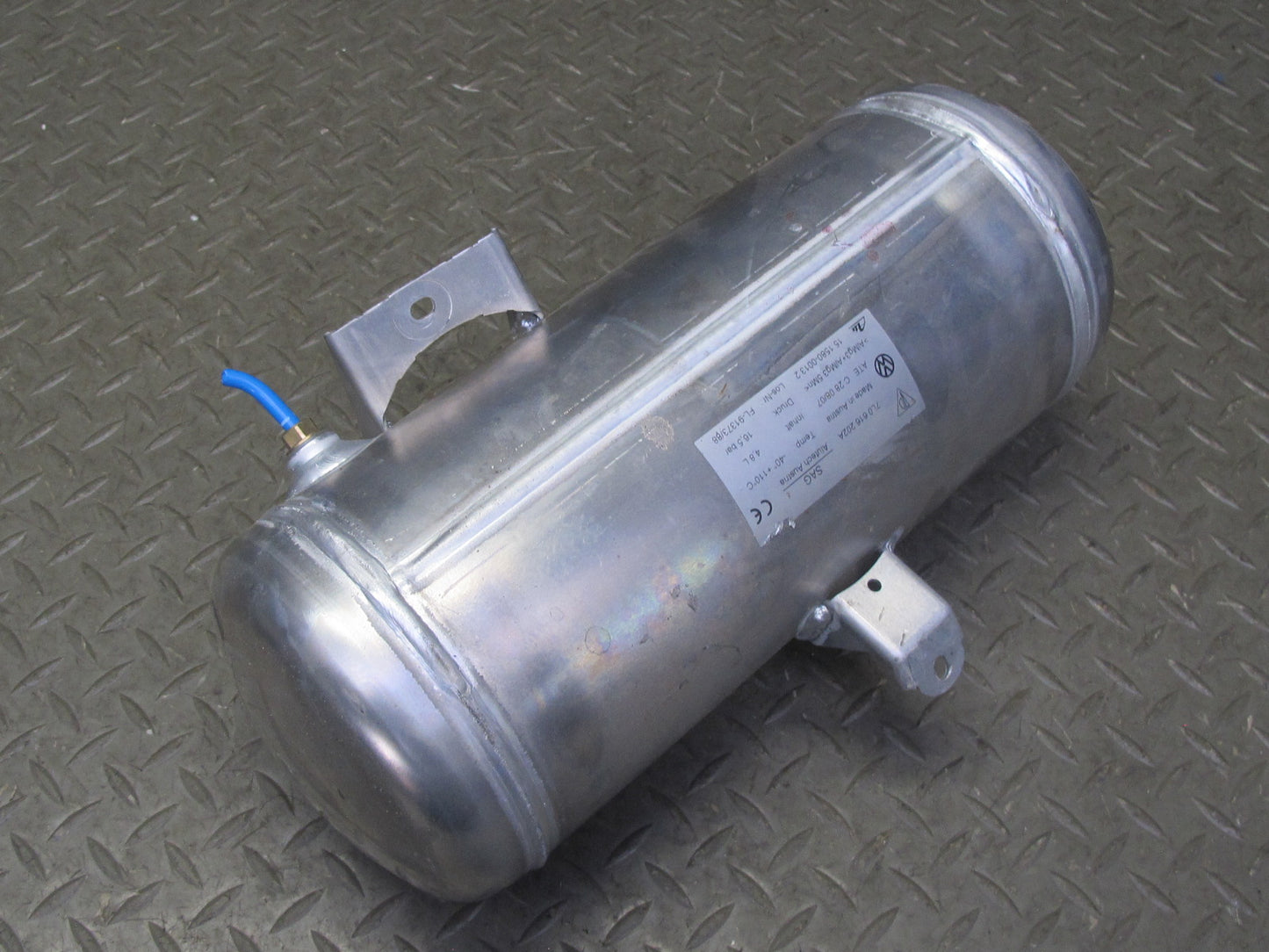 2003-2010 Porsche Cayenne 955 957 Air Suspension Pressure Tank Accumulator