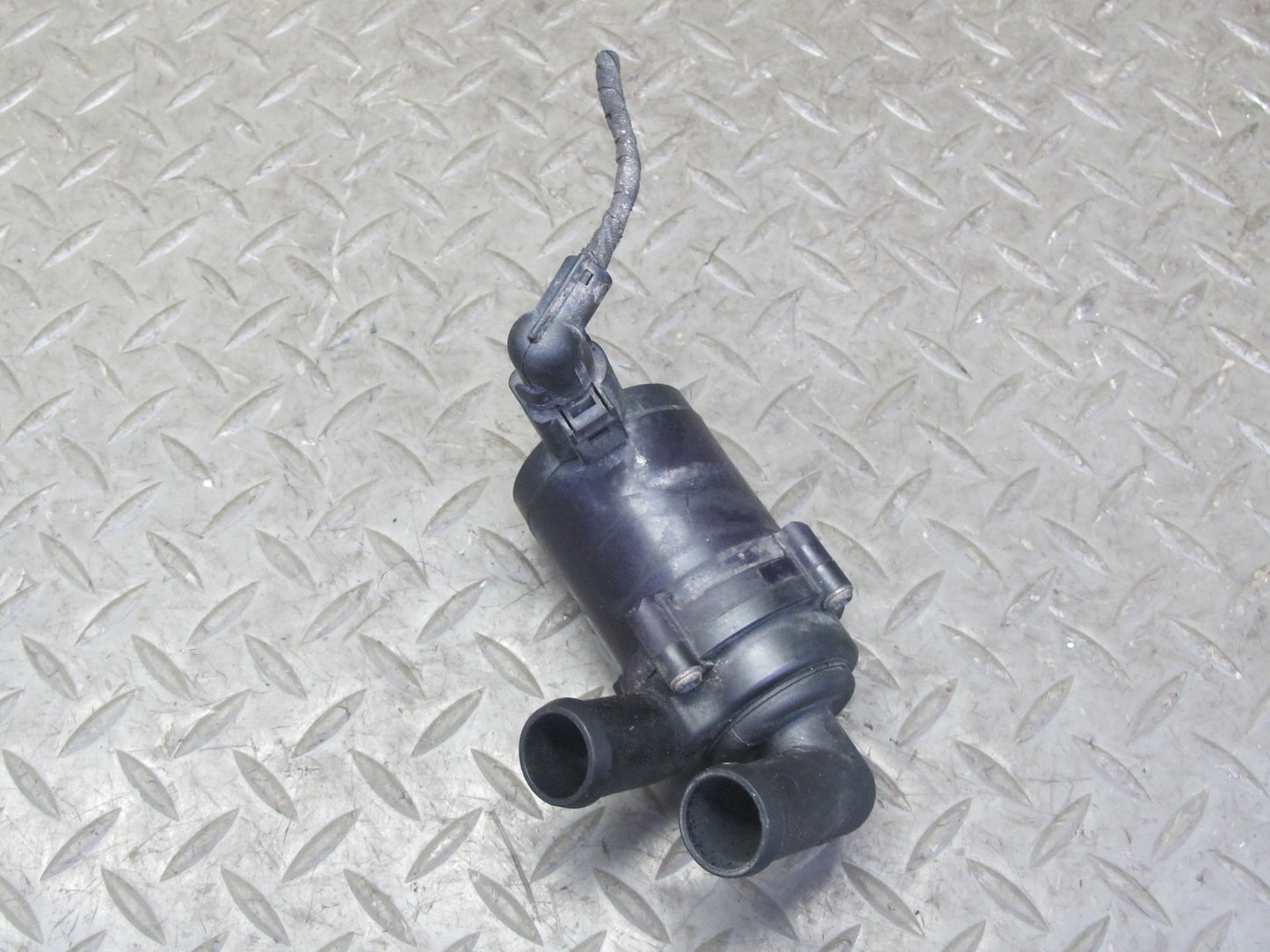 2003-2010 Porsche Cayenne 957 Engine Auxiliary Secondary Coolant Water Pump