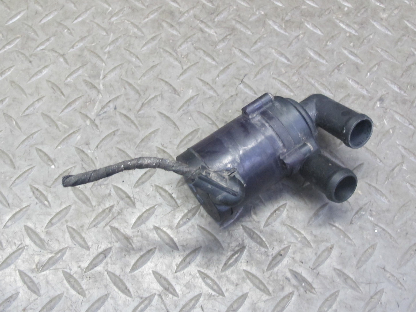 2003-2010 Porsche Cayenne 957 Engine Auxiliary Secondary Coolant Water Pump