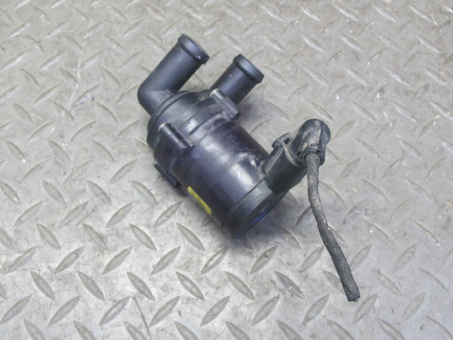 2003-2010 Porsche Cayenne 957 Engine Auxiliary Secondary Coolant Water Pump