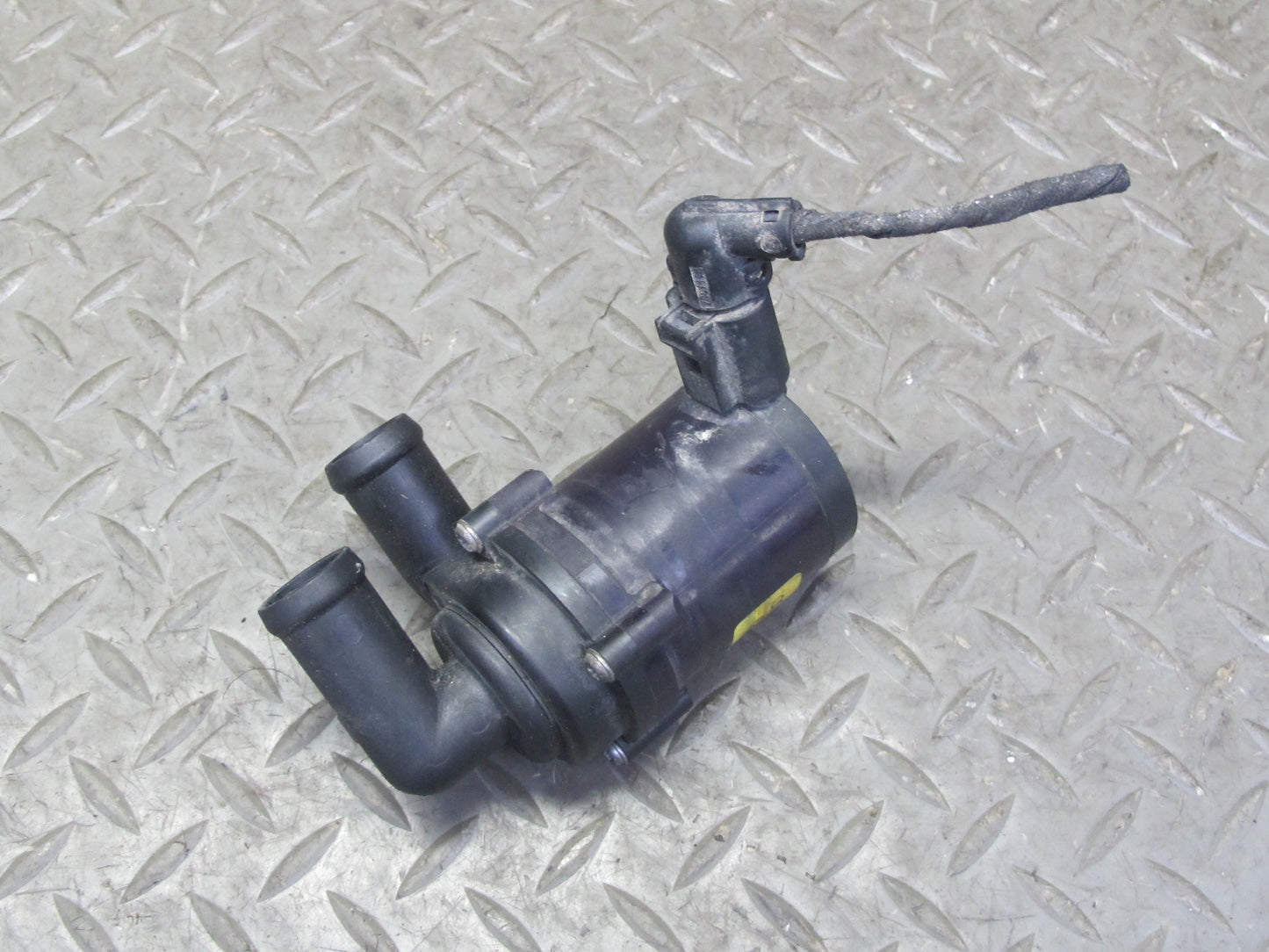 2003-2010 Porsche Cayenne 957 Engine Auxiliary Secondary Coolant Water Pump