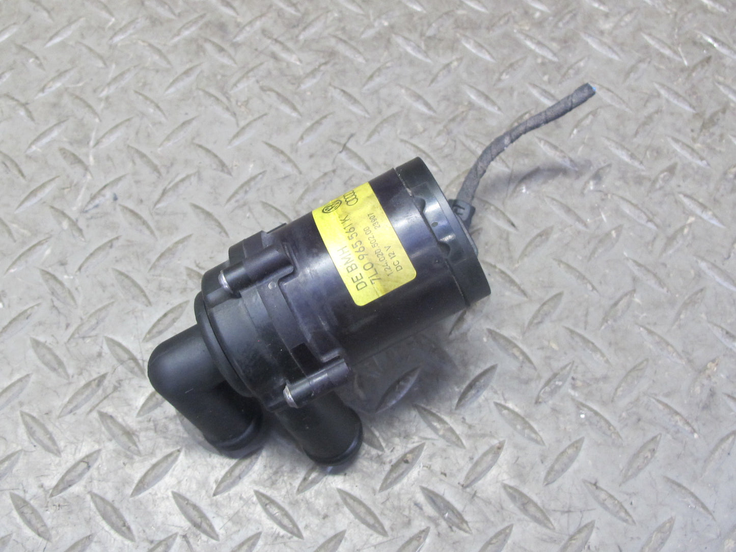 2003-2010 Porsche Cayenne 957 Engine Auxiliary Secondary Coolant Water Pump