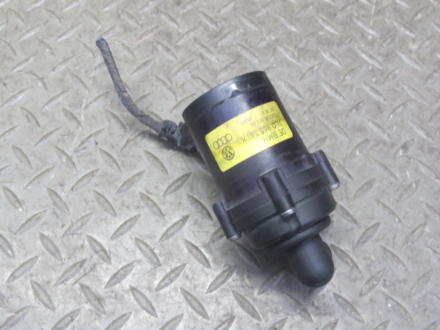 2003-2010 Porsche Cayenne 957 Engine Auxiliary Secondary Coolant Water Pump