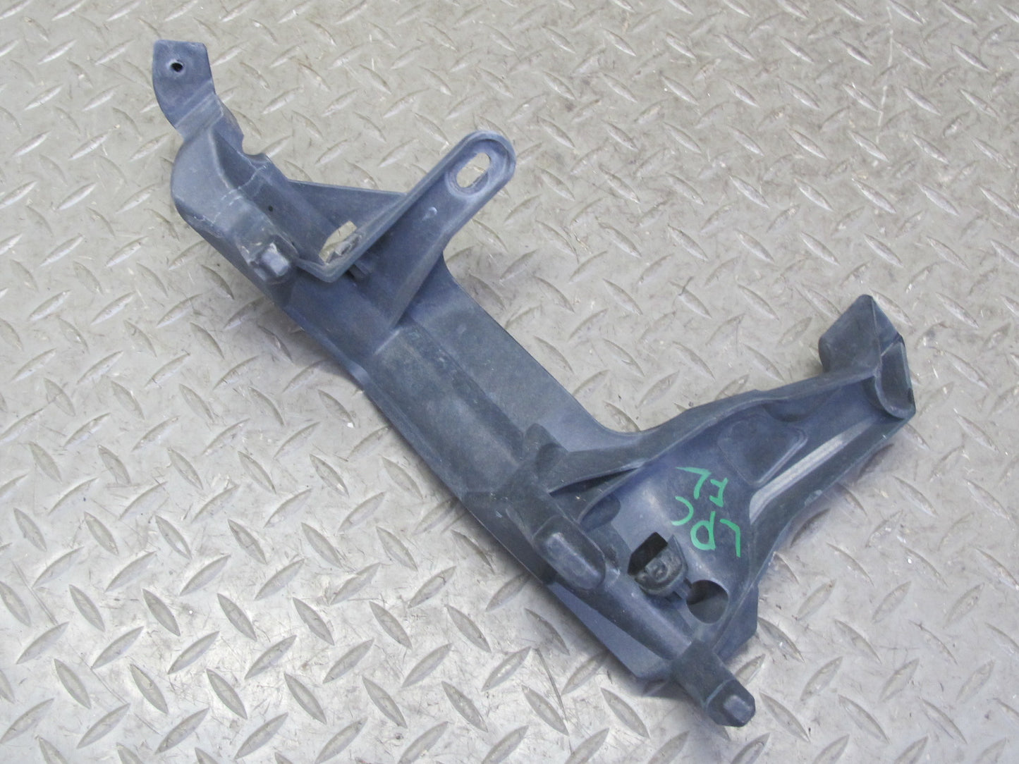 2008-2010 Porsche Cayenne 957 Front Left Bumper Mount Bracket Support 7L5807889