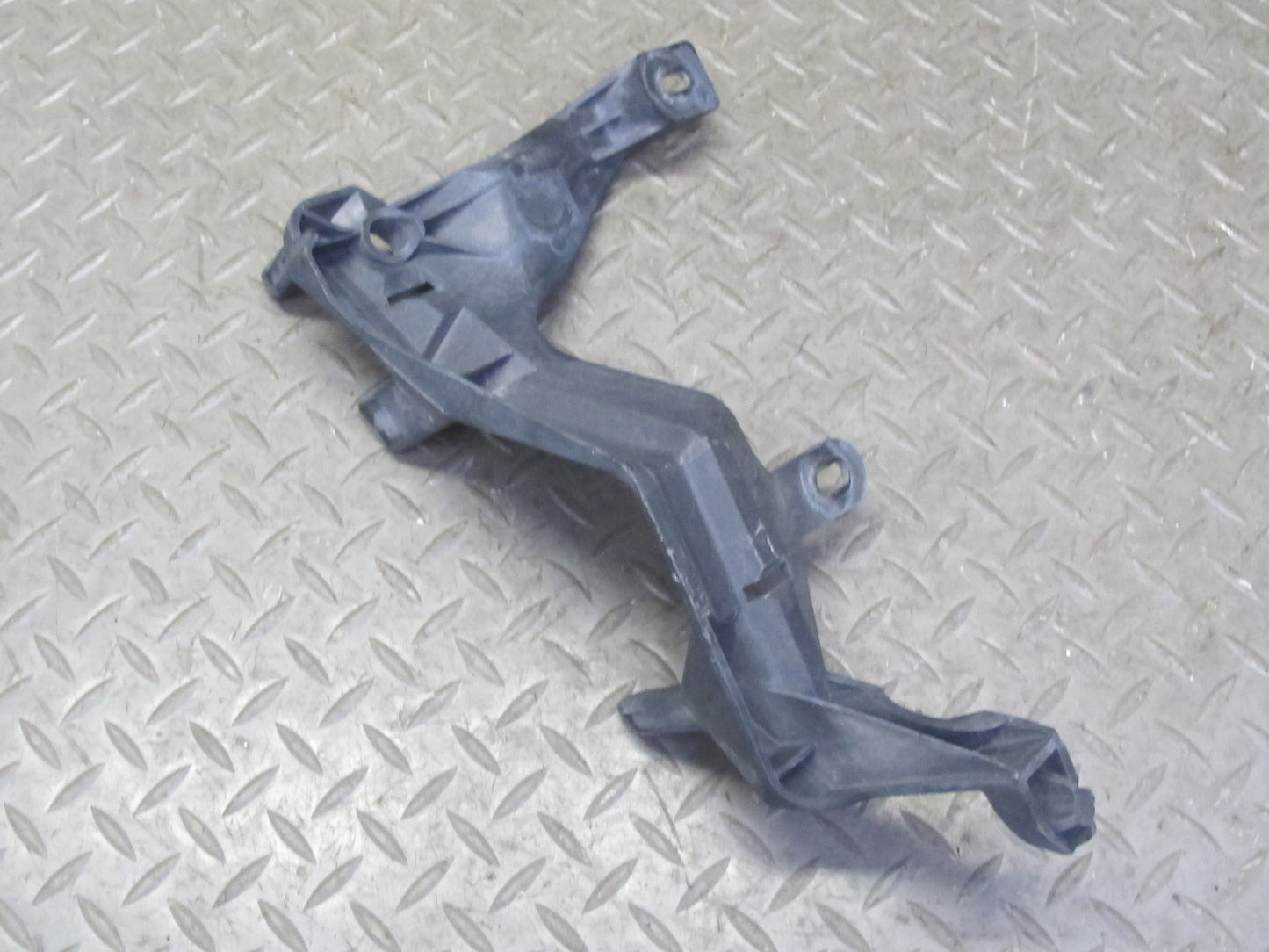 2008-2010 Porsche Cayenne 957 Front Left Bumper Mount Bracket Support 7L5807889