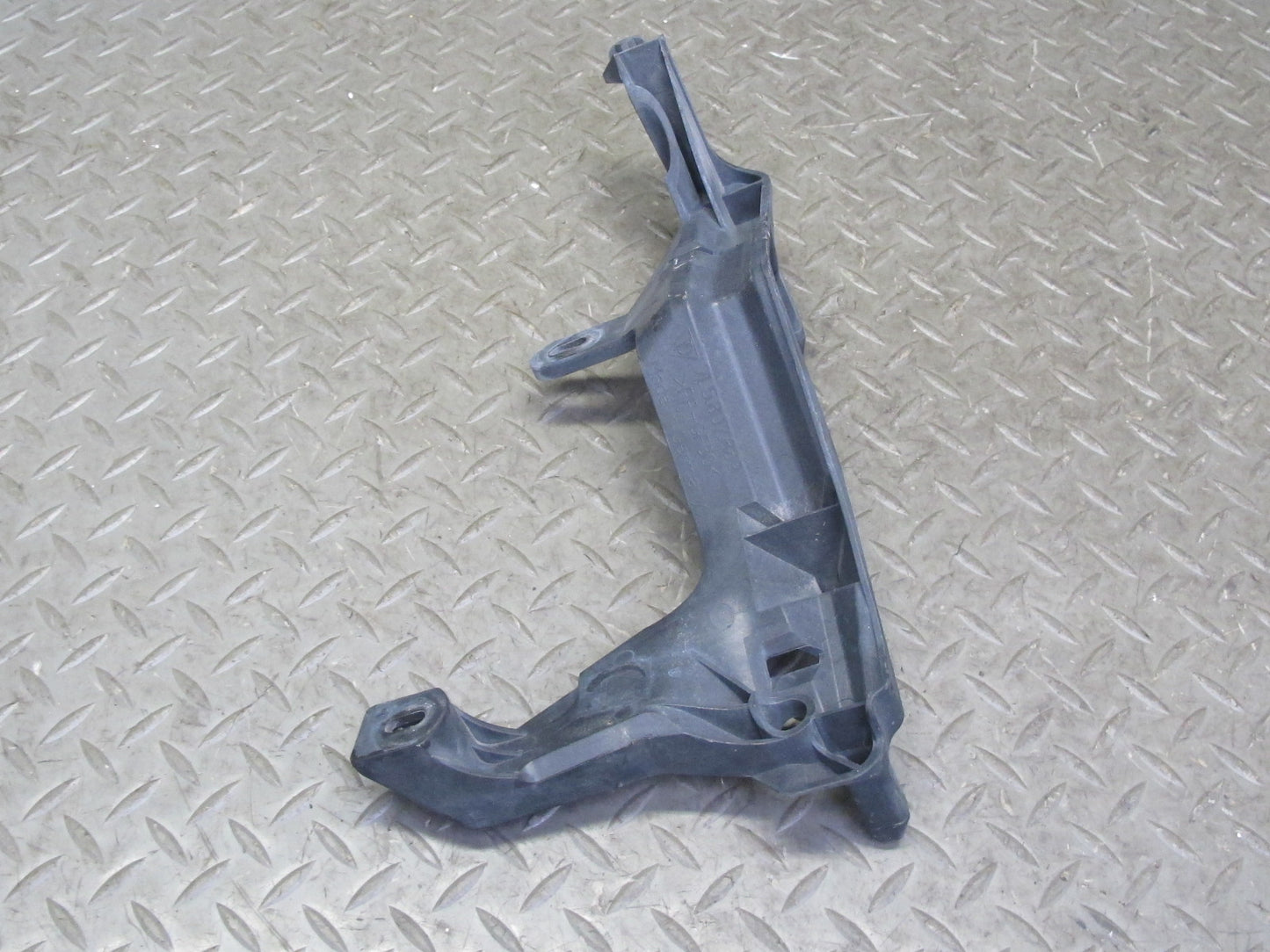 2008-2010 Porsche Cayenne 957 Front Left Bumper Mount Bracket Support 7L5807889