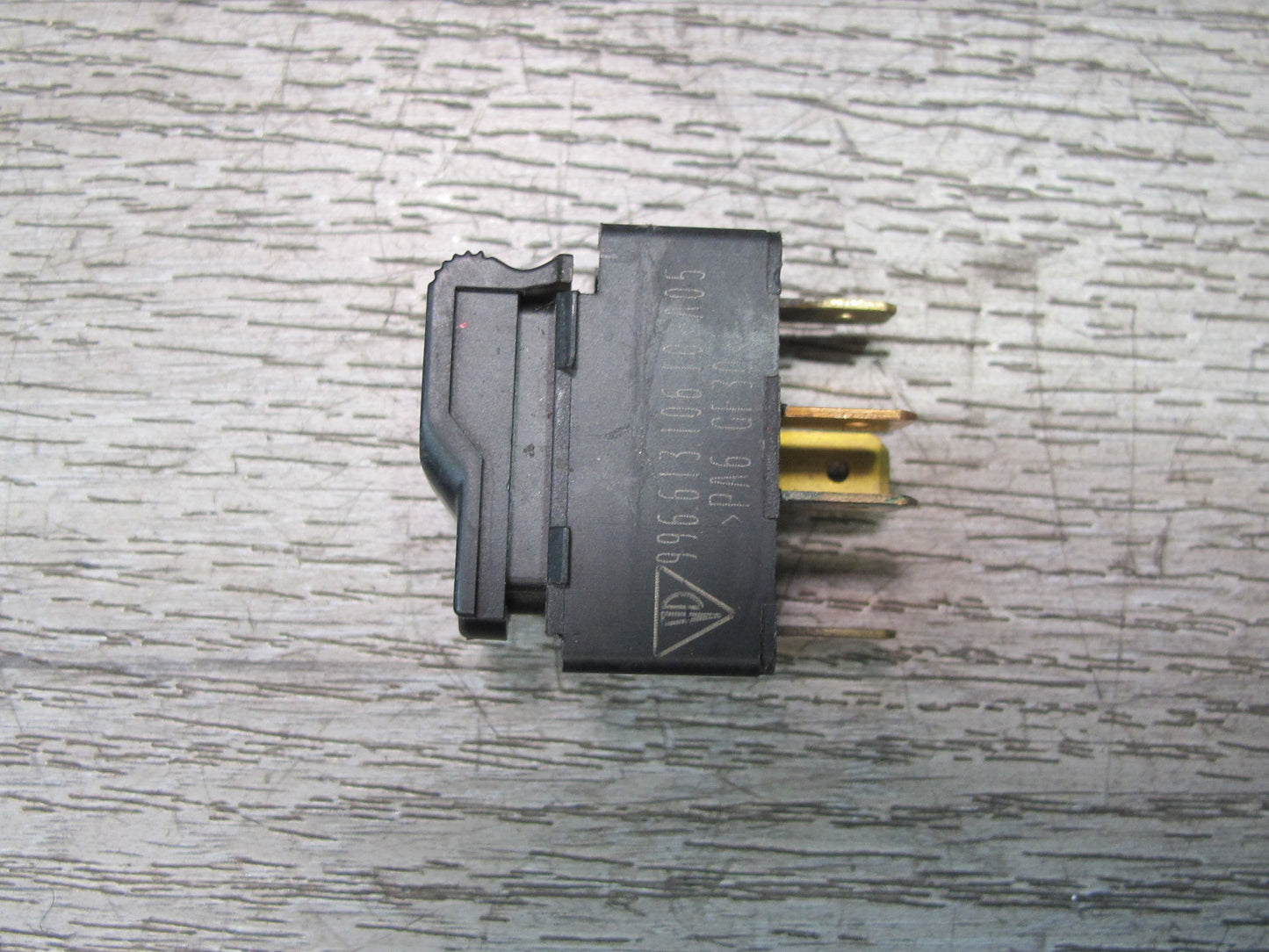2001-2005 Porsche 911 Carrera 996 Rear Engine Trunk Lid Release Switch